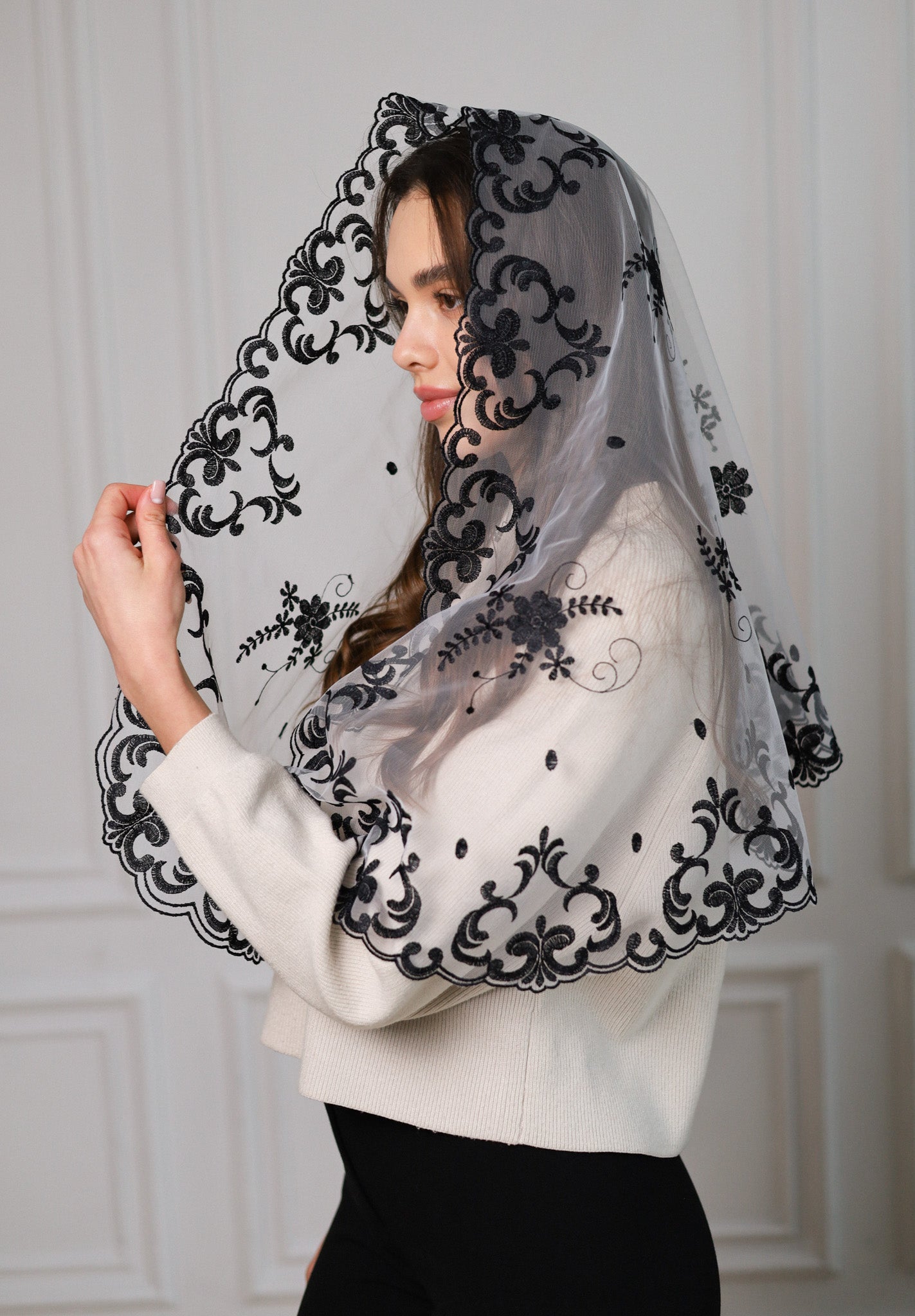 LONG FLORAL MANTILLA - MariaVeils