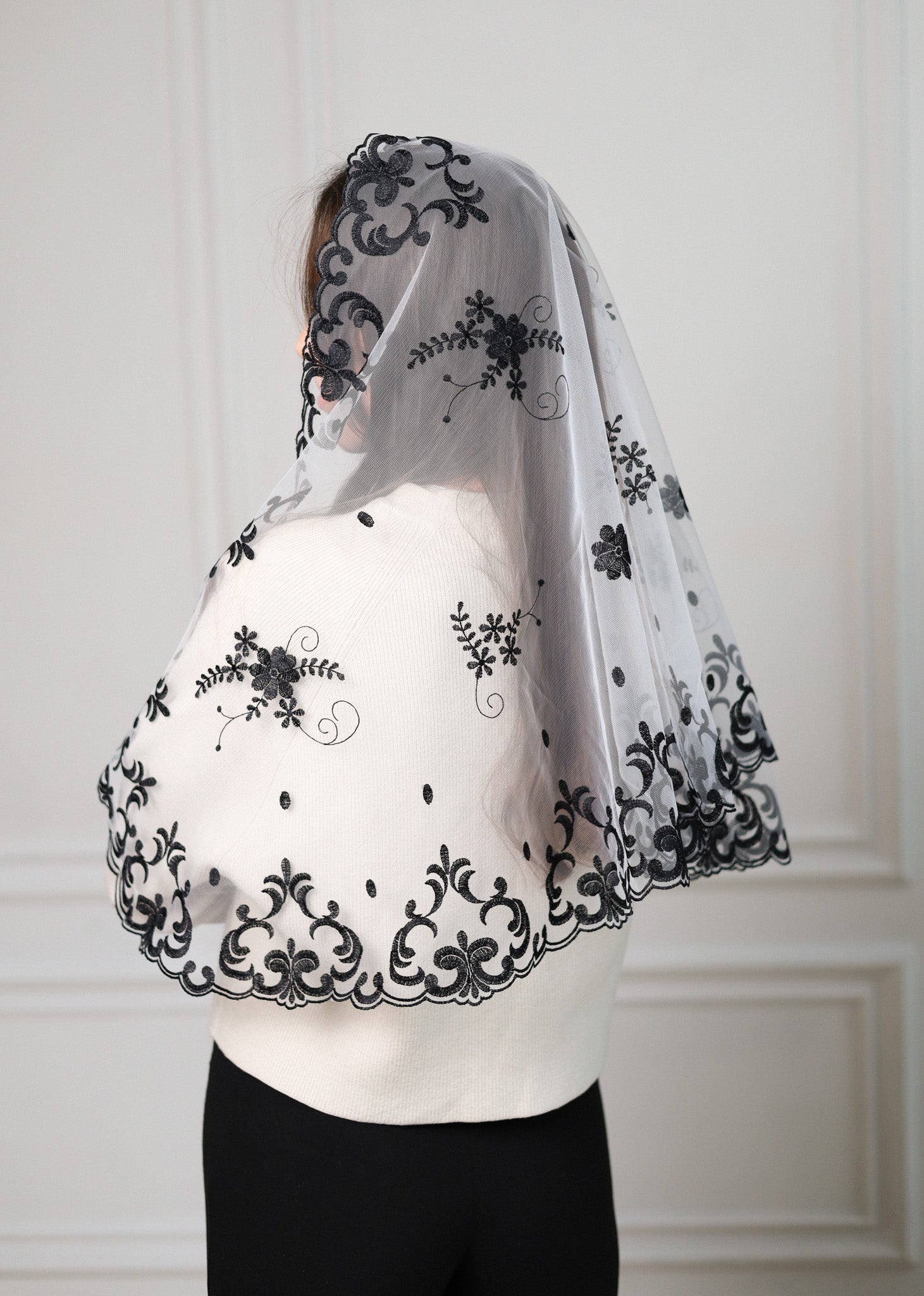LONG FLORAL MANTILLA - MariaVeils