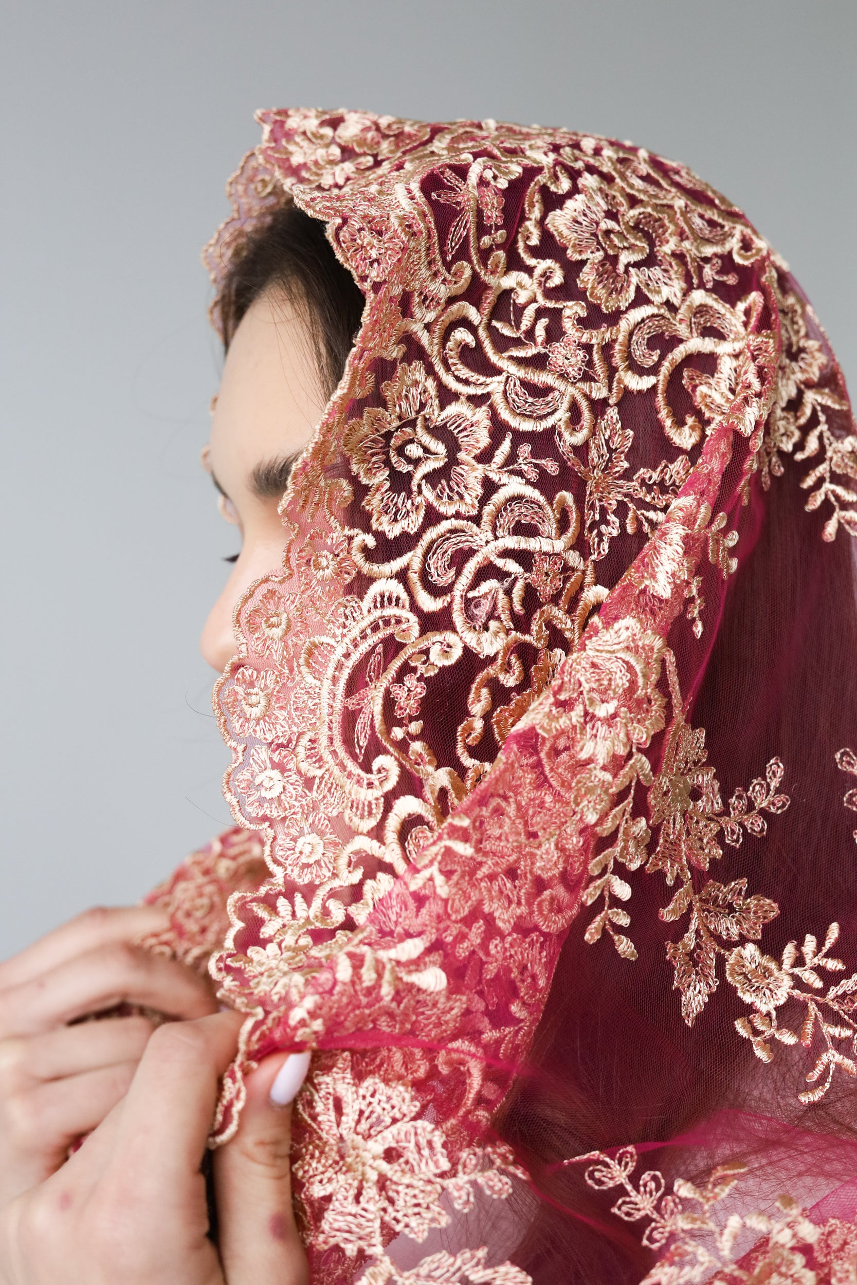 PINK & GOLD MANTILLA - MariaVeils