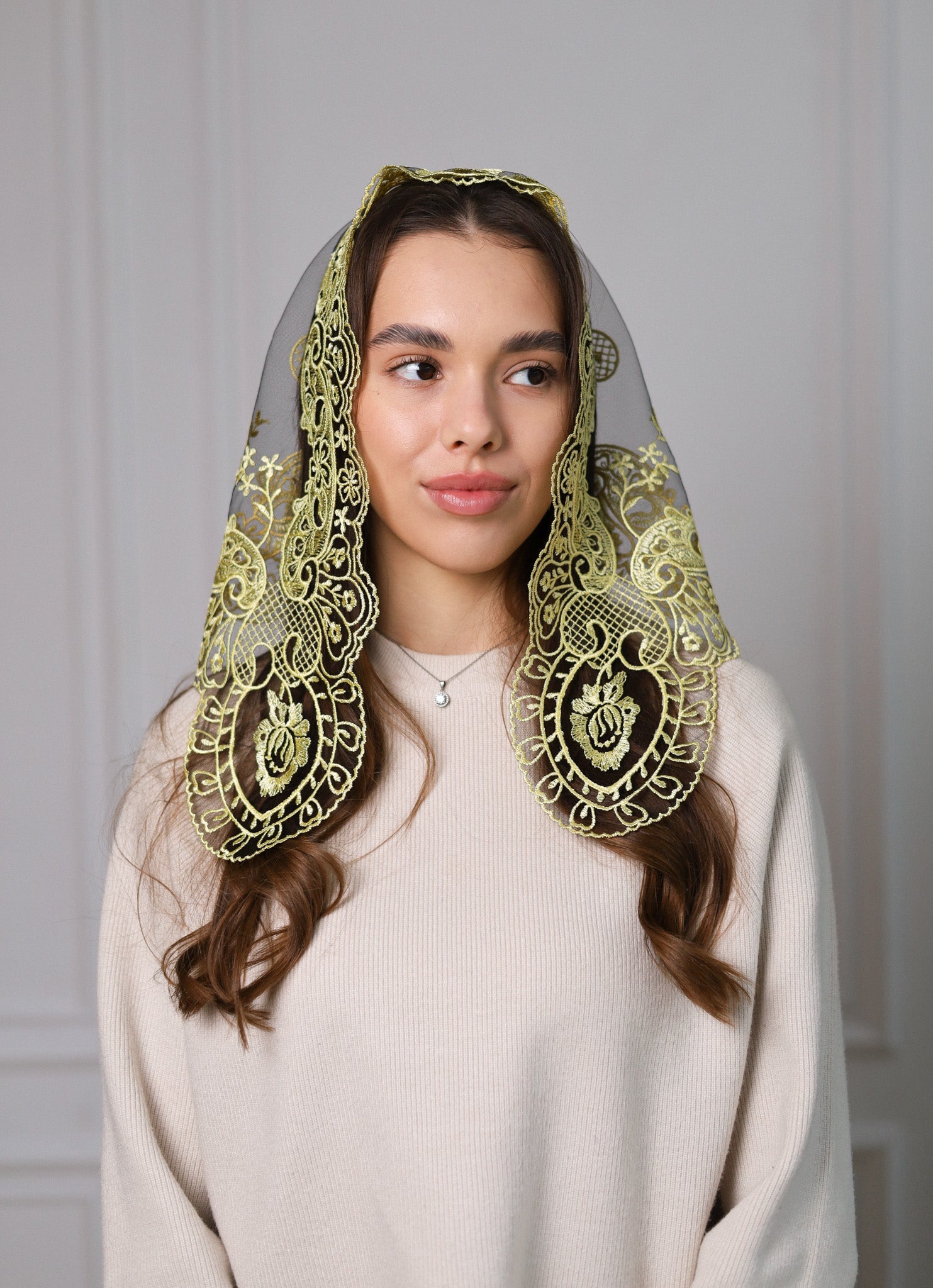 YELLOW TRIANGLE VEIL - MariaVeils