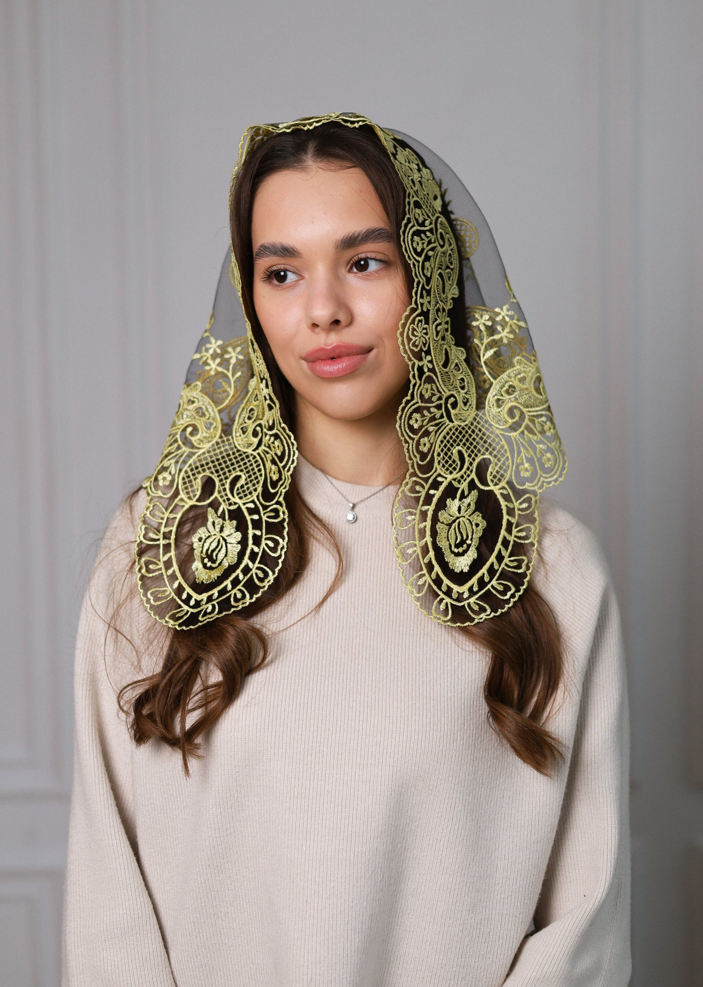YELLOW TRIANGLE VEIL - MariaVeils