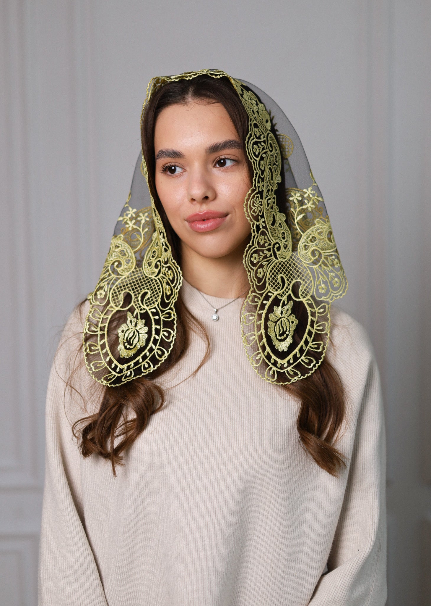 YELLOW TRIANGLE VEIL - MariaVeils