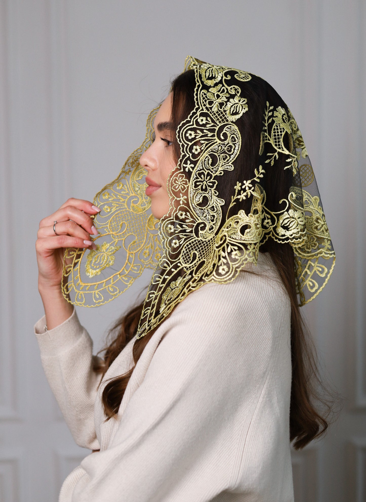 YELLOW TRIANGLE VEIL - MariaVeils