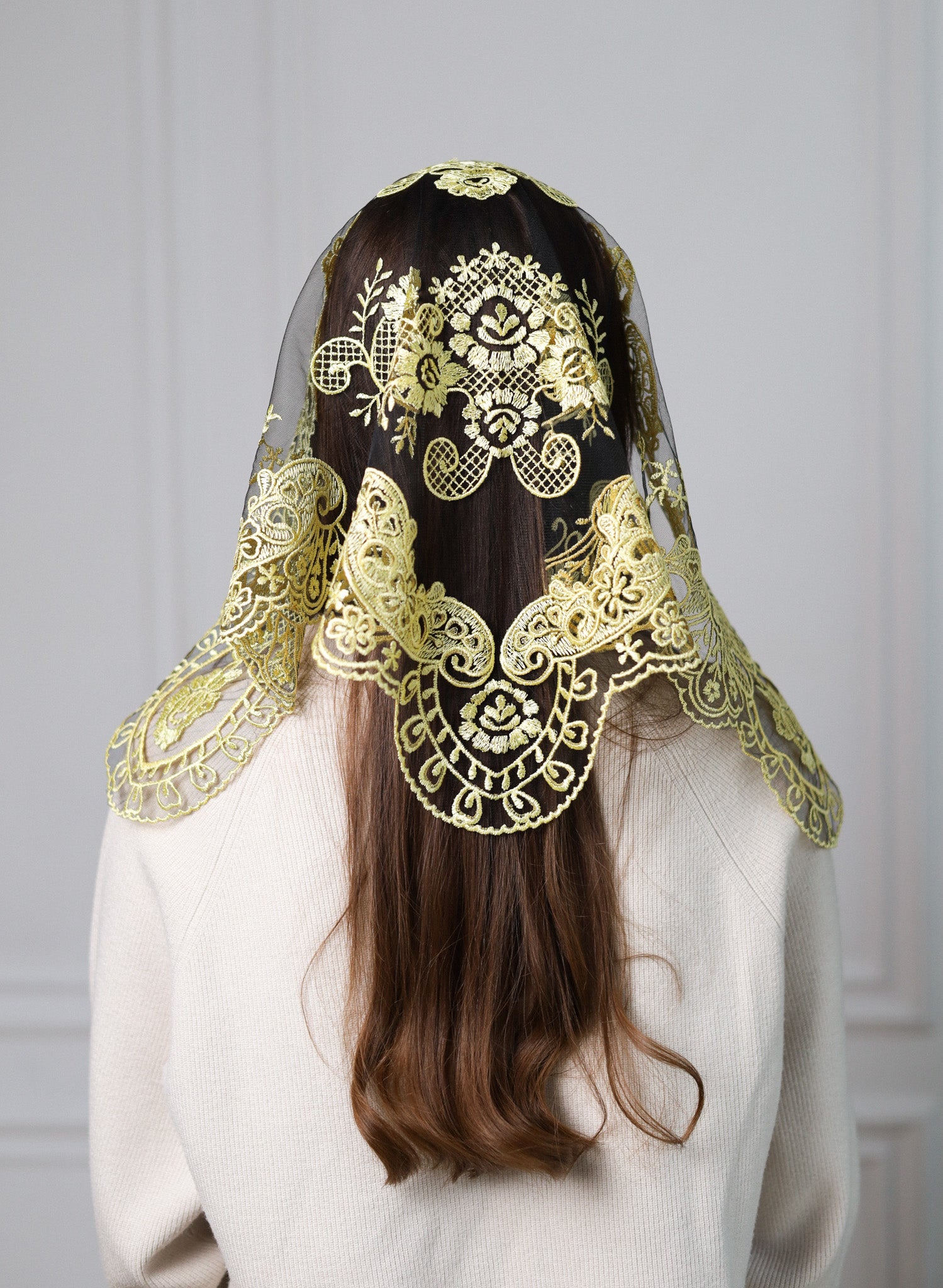 YELLOW TRIANGLE VEIL - MariaVeils