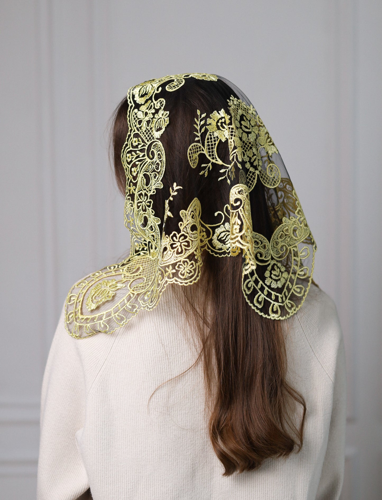 YELLOW TRIANGLE VEIL - MariaVeils