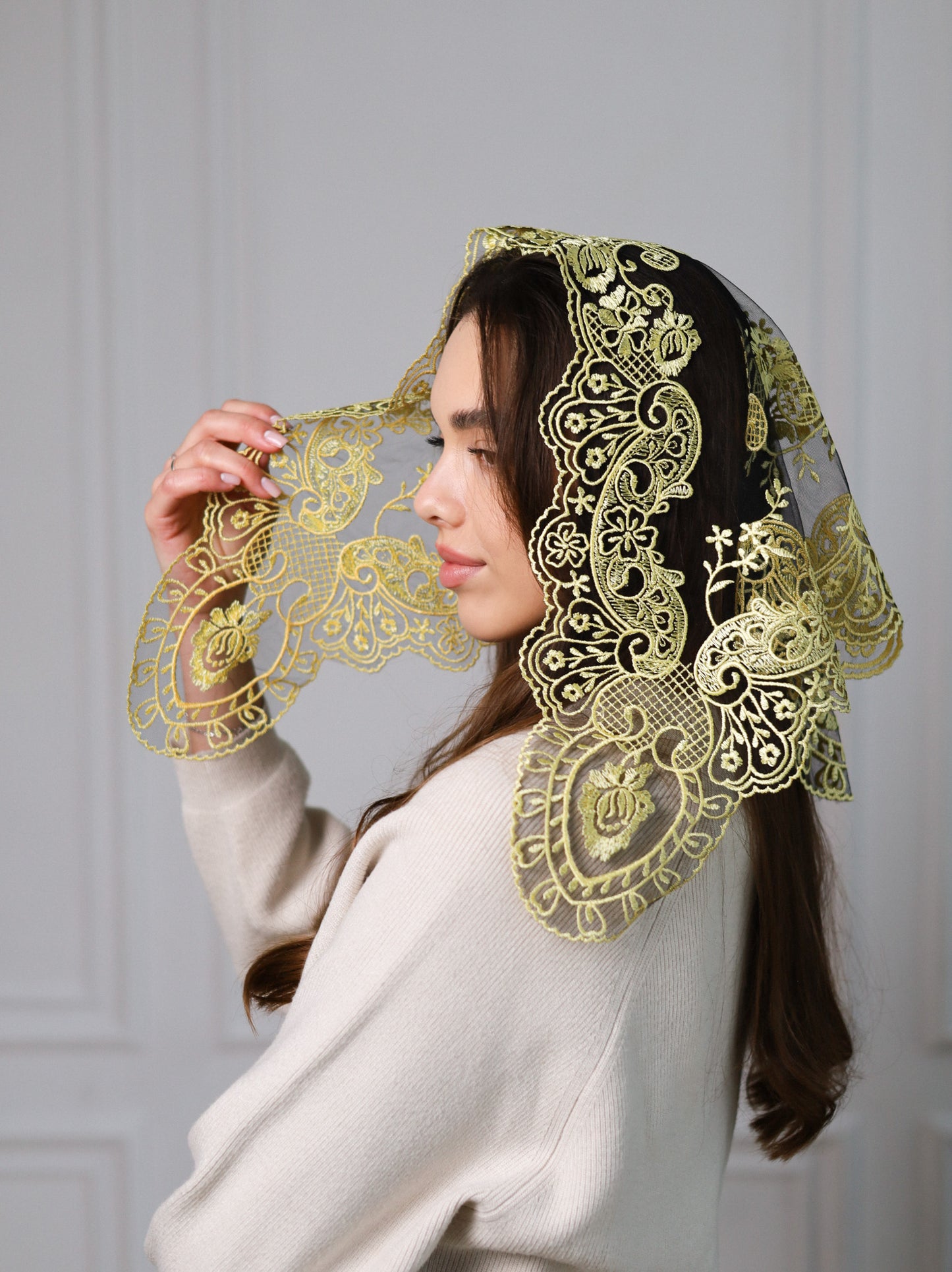 YELLOW TRIANGLE VEIL - MariaVeils
