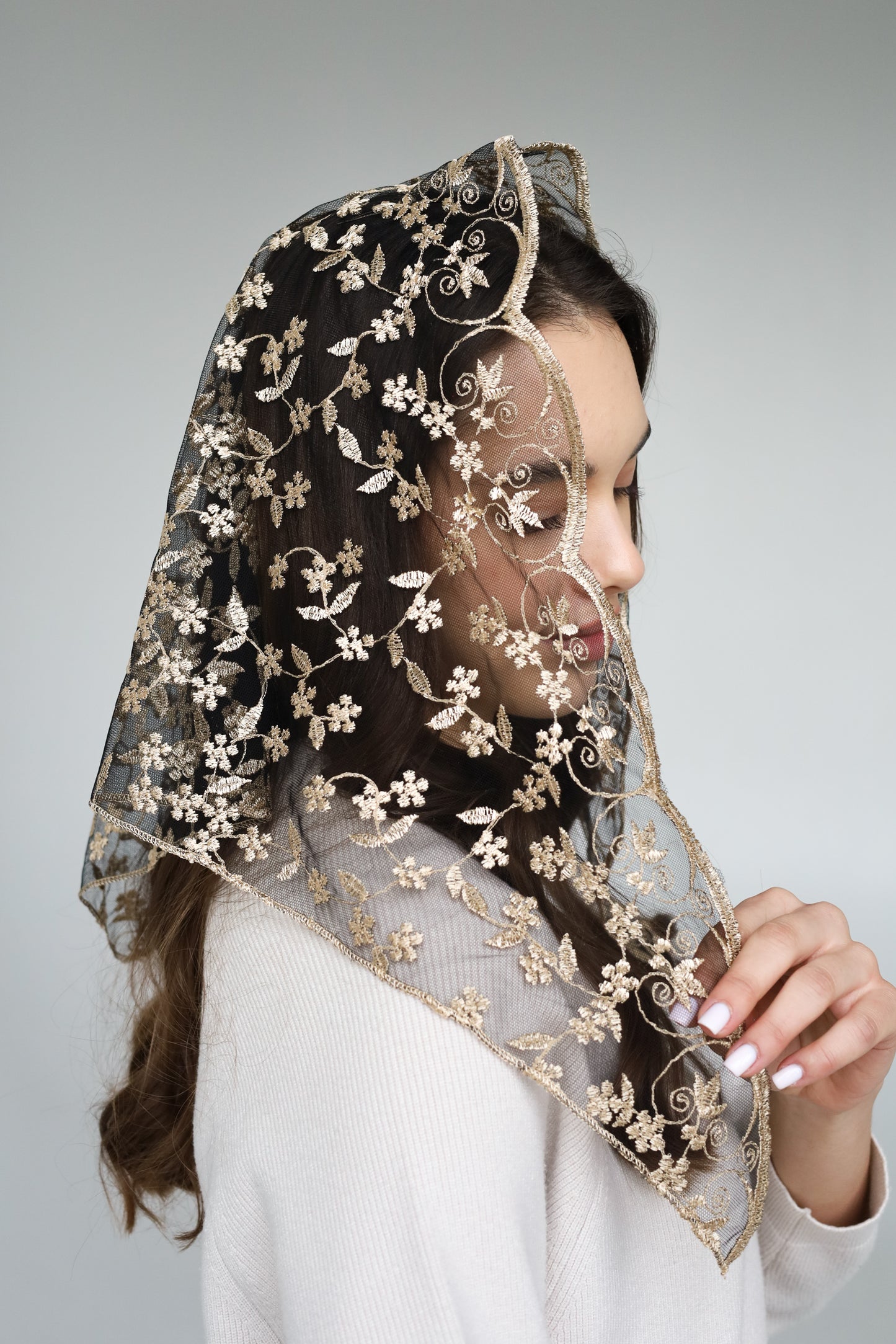 GOLD TRIANGLE VEIL - MariaVeils