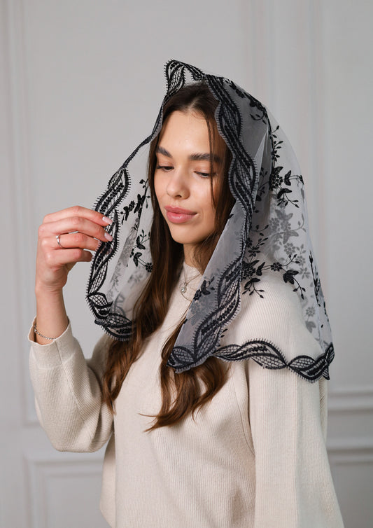 SHORT BLACK LACE VEIL - MariaVeils
