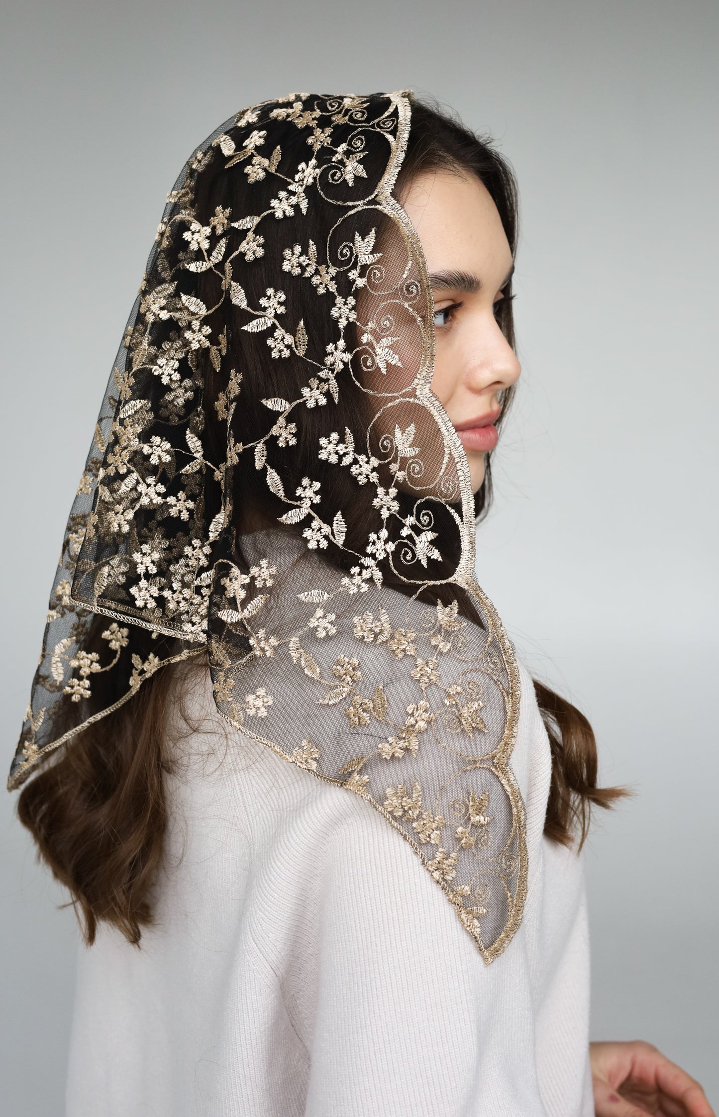GOLD TRIANGLE VEIL - MariaVeils