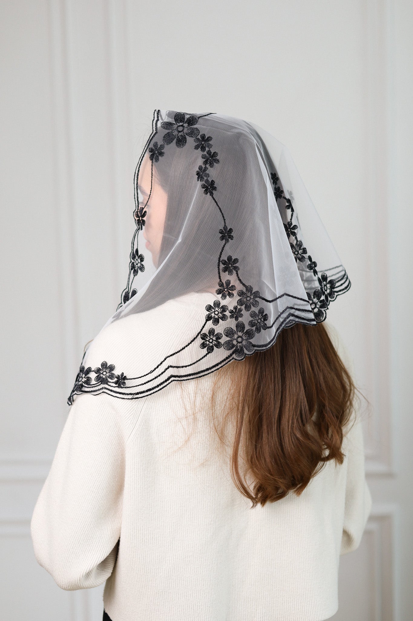 FLORAL DESIGN BLACK VEIL - MariaVeils