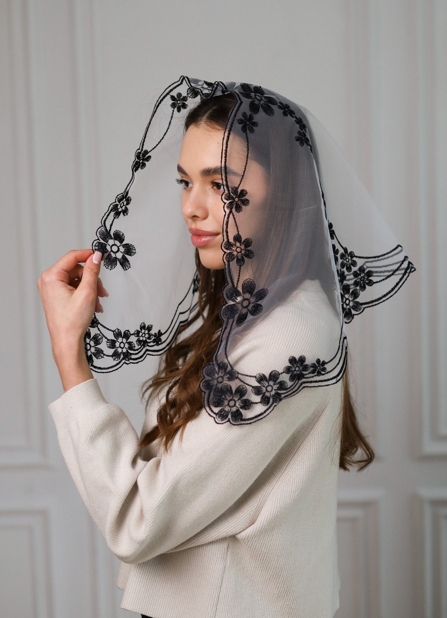 FLORAL DESIGN BLACK VEIL - MariaVeils