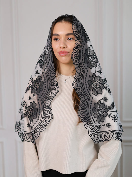 NEW BLACK & WHITE MANTILLA - MariaVeils