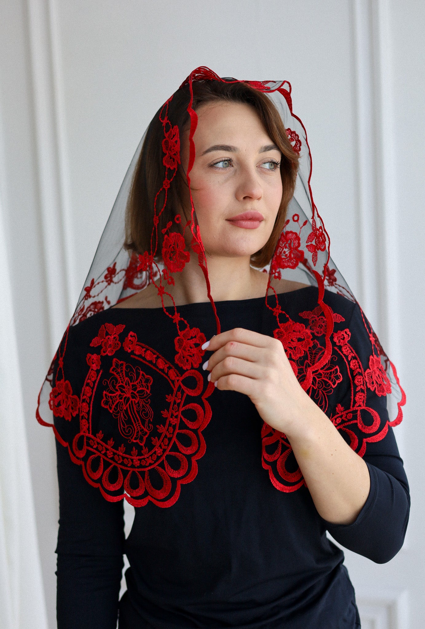 SHORT RED VEIL - MariaVeils