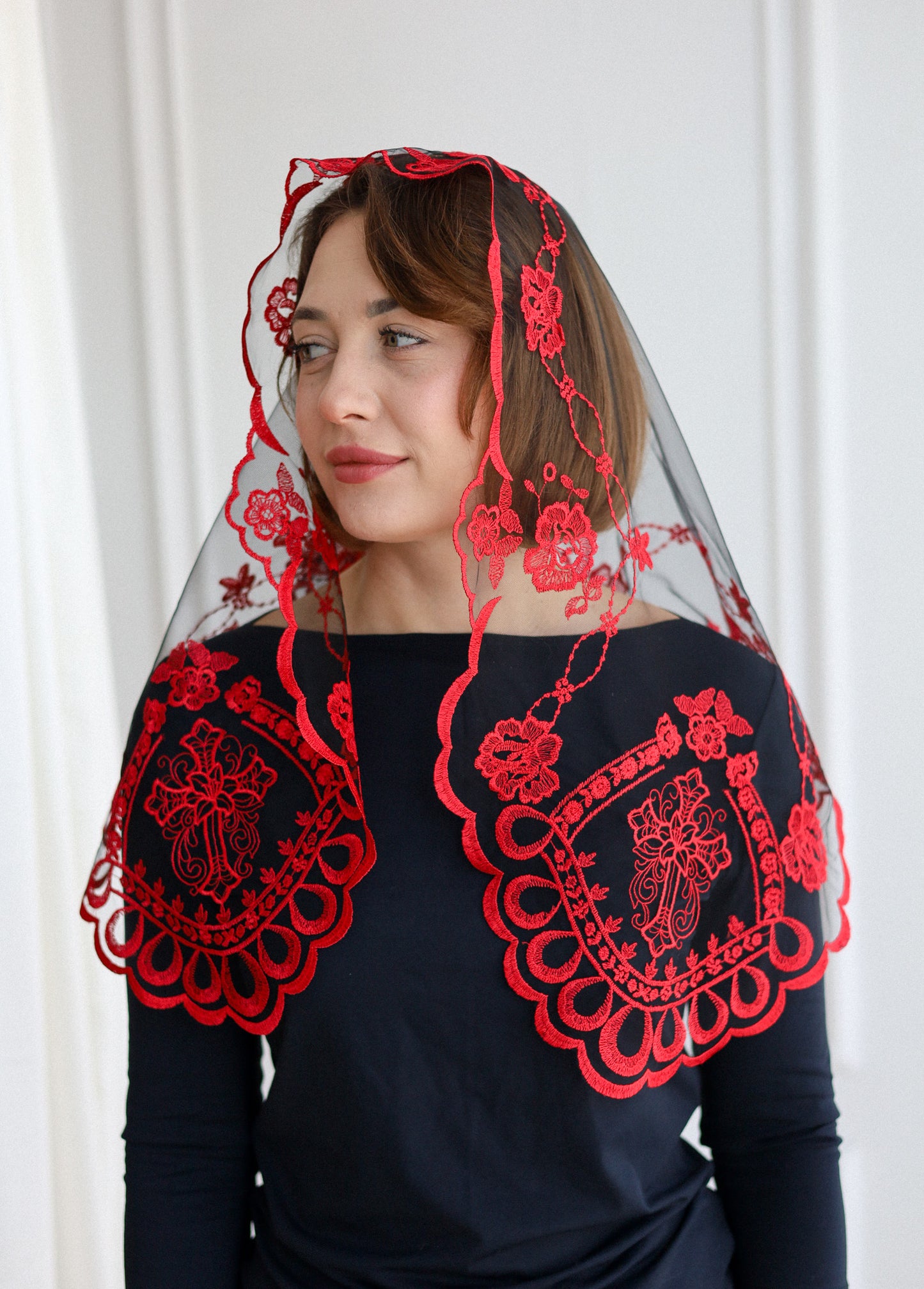 SHORT RED VEIL - MariaVeils