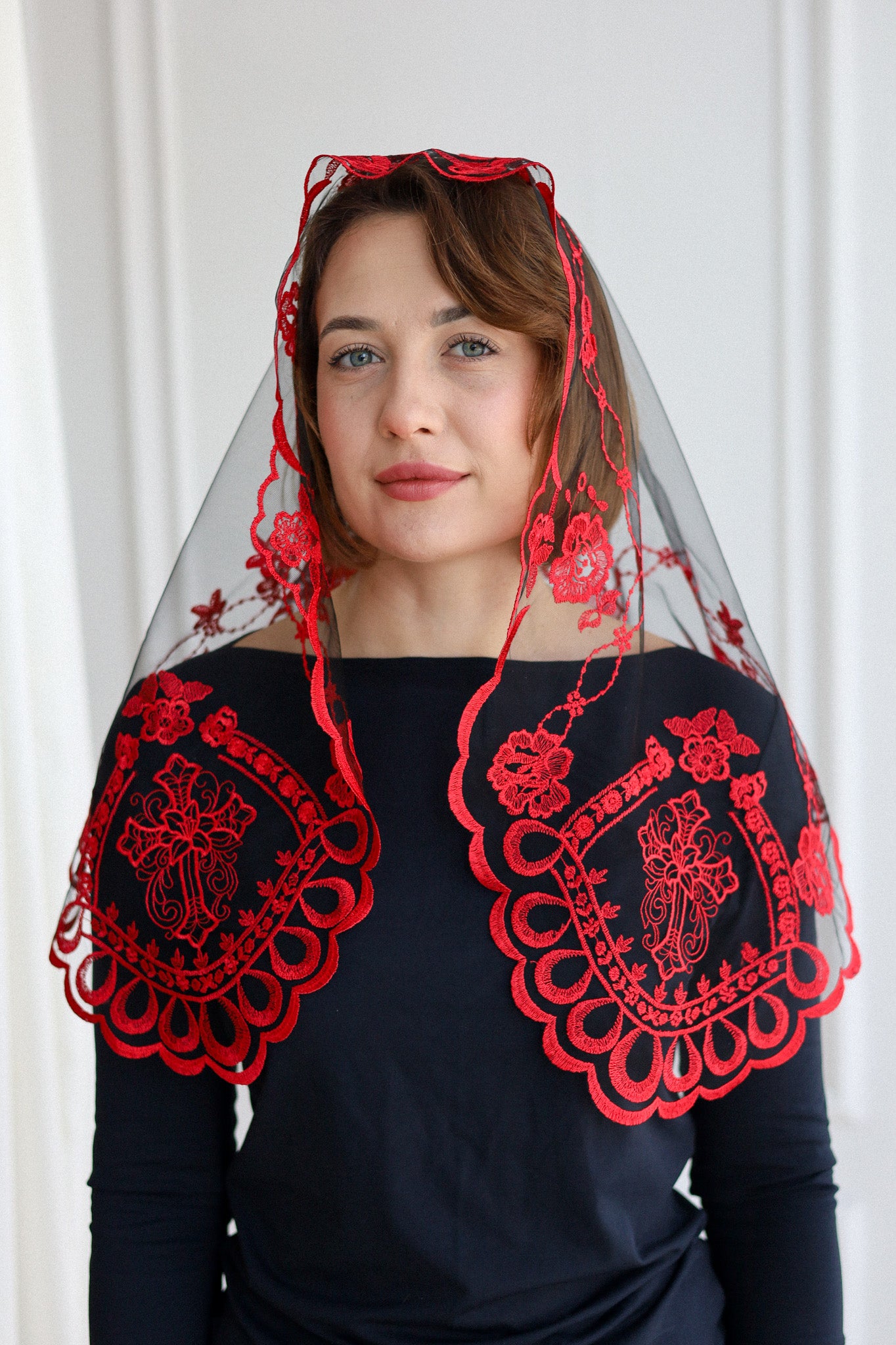 SHORT RED VEIL - MariaVeils