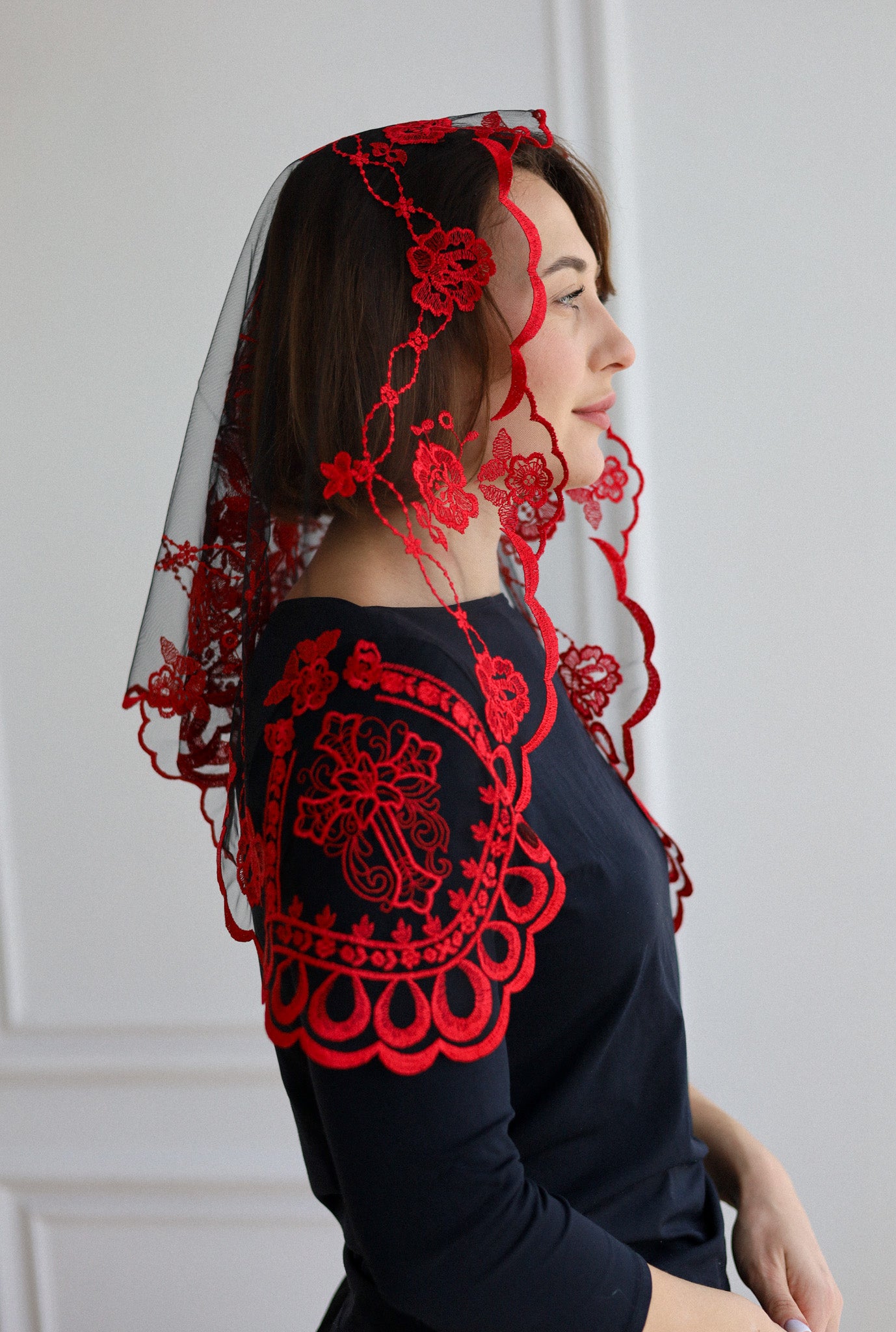 SHORT RED VEIL - MariaVeils