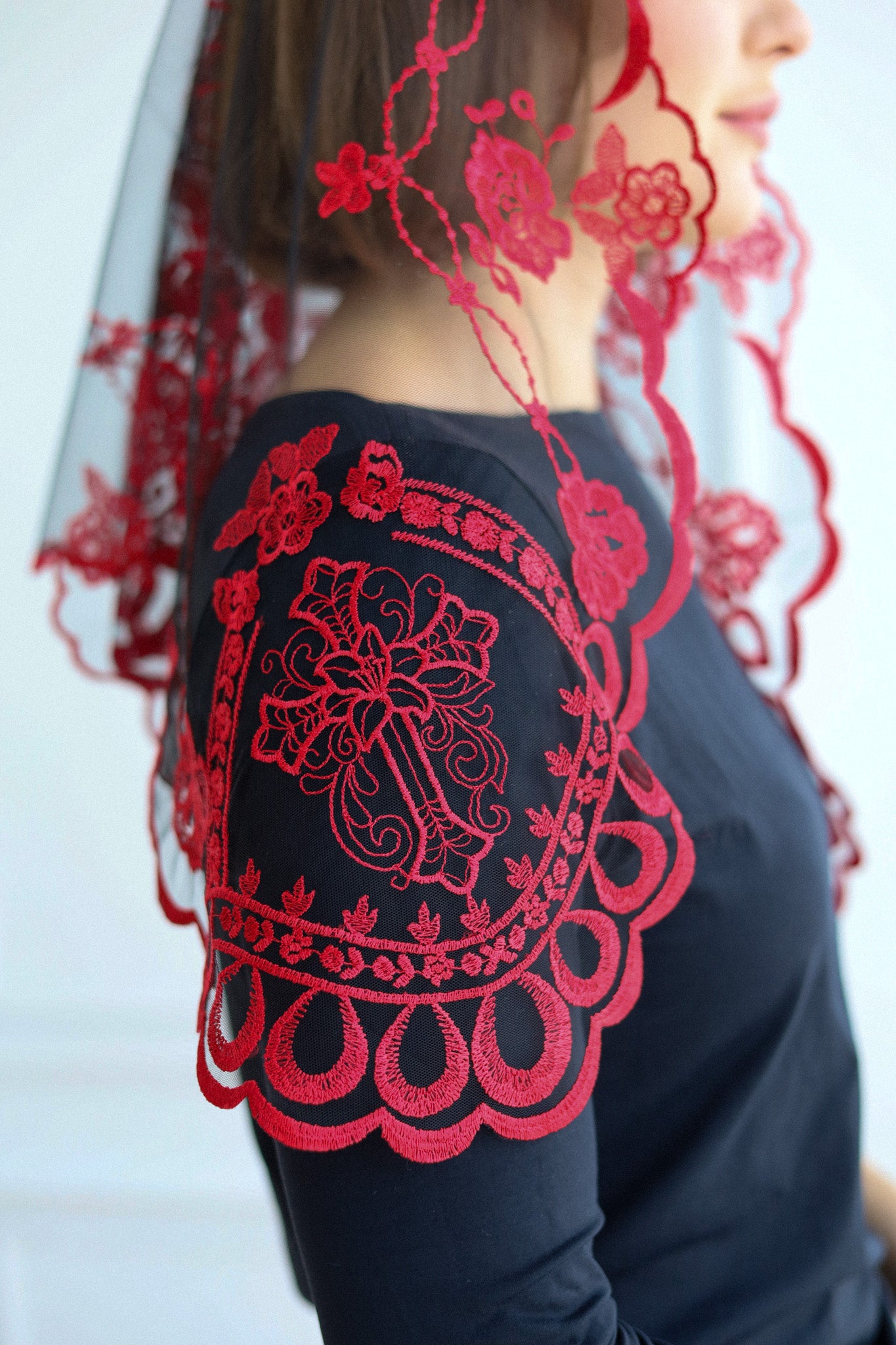 SHORT RED VEIL - MariaVeils