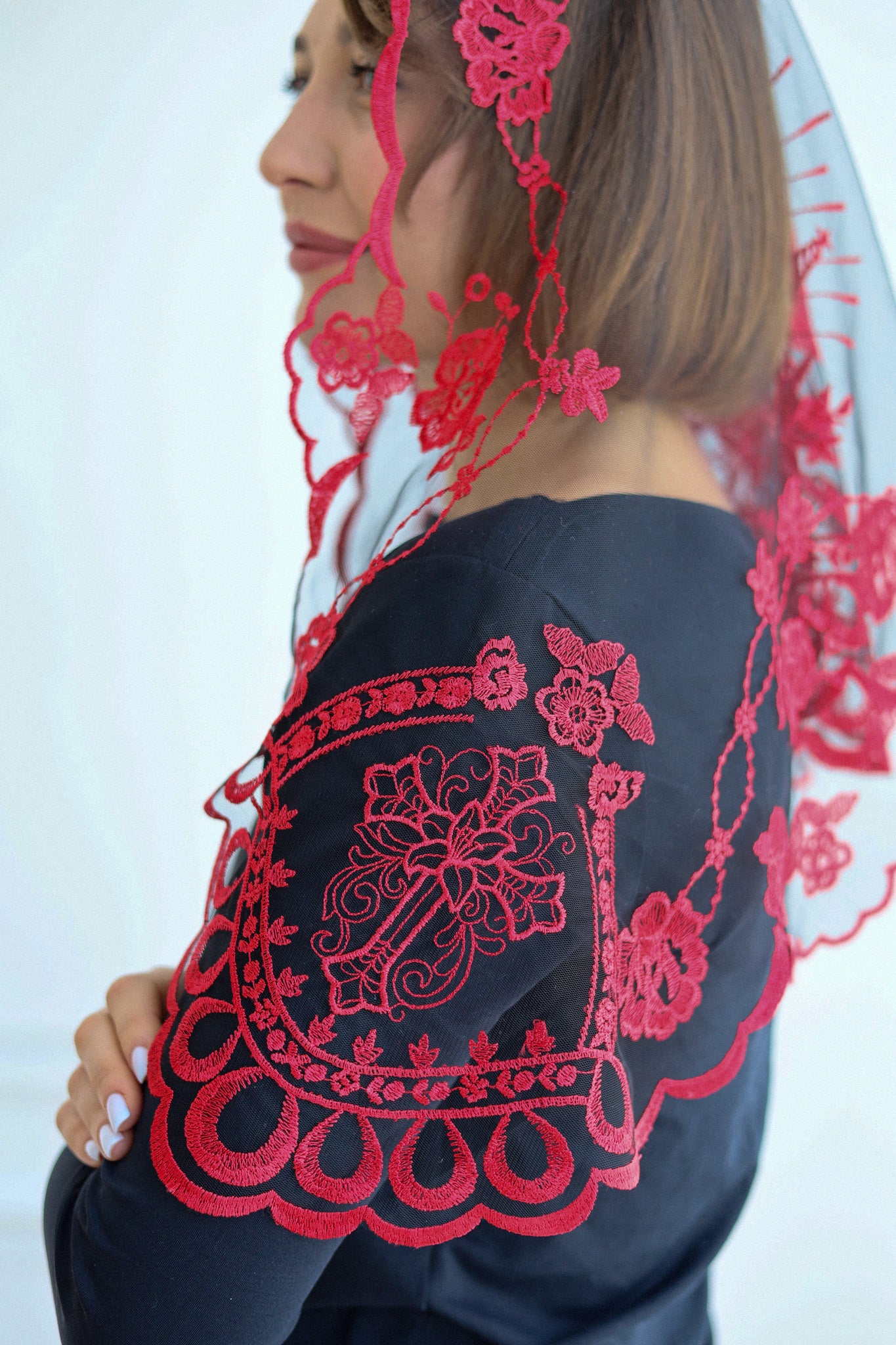 SHORT RED VEIL - MariaVeils
