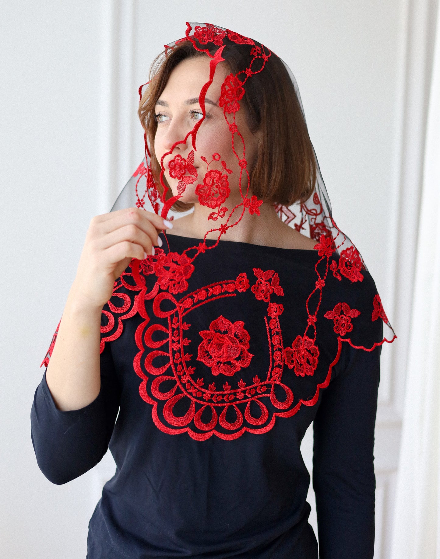 SHORT RED VEIL - MariaVeils