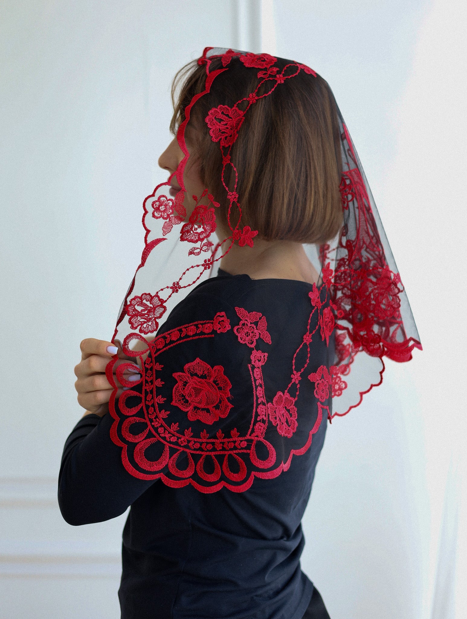 SHORT RED VEIL - MariaVeils