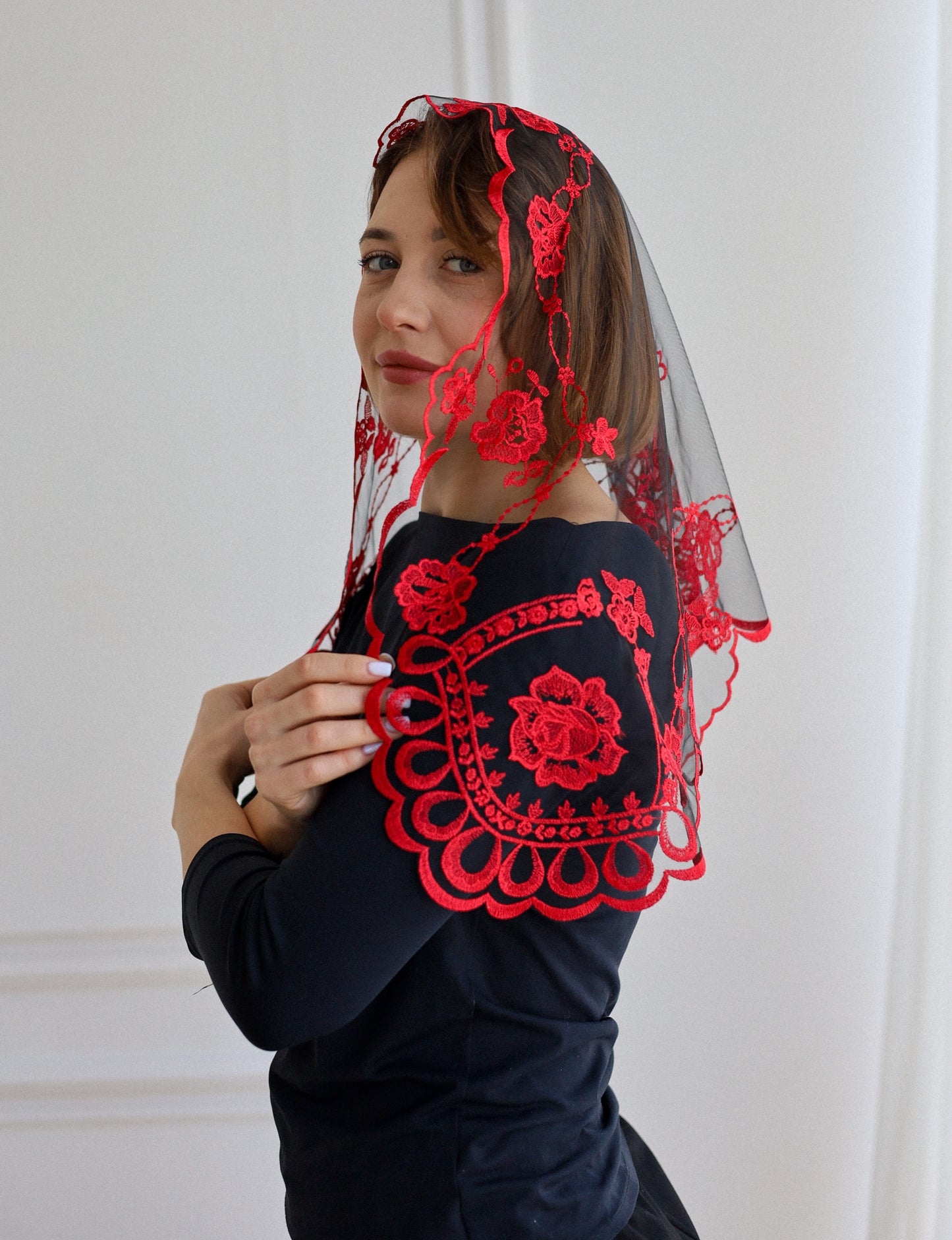 SHORT RED VEIL - MariaVeils