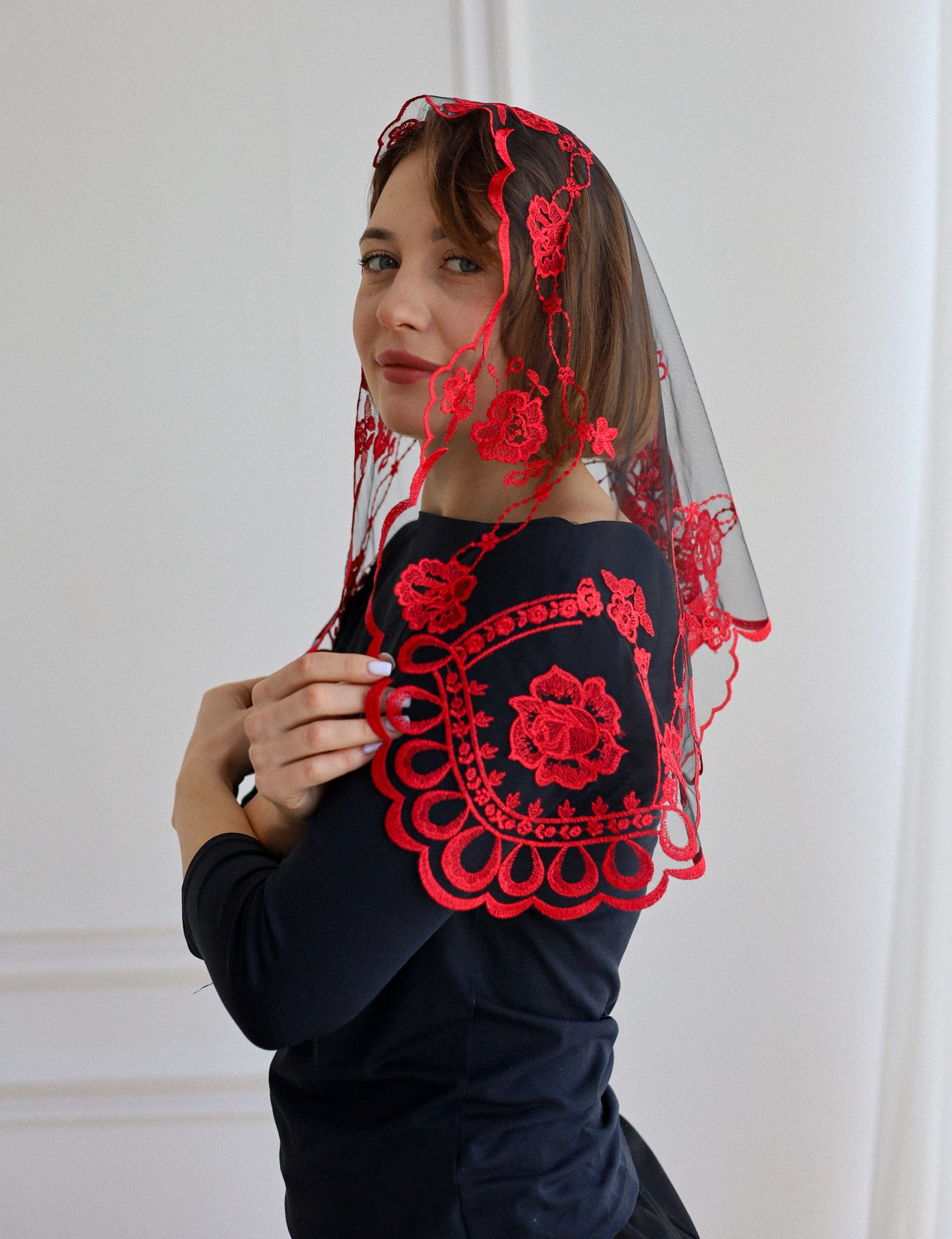 SHORT RED VEIL - MariaVeils
