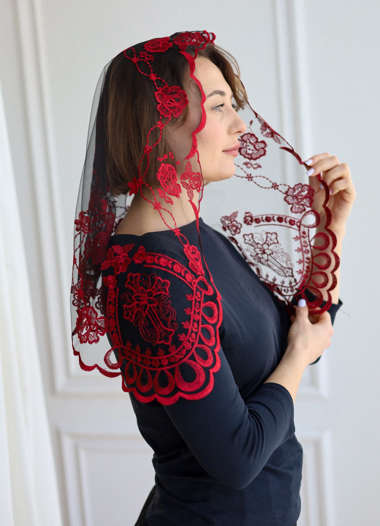 SHORT BURGUNDY VEIL - MariaVeils