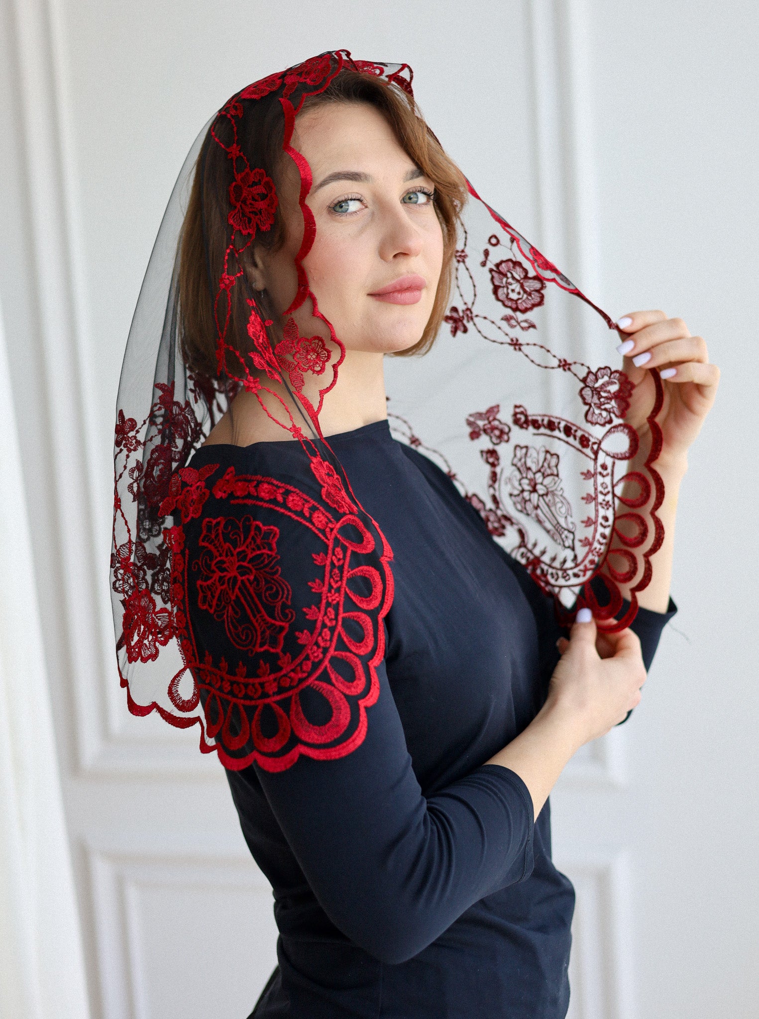 SHORT BURGUNDY VEIL - MariaVeils