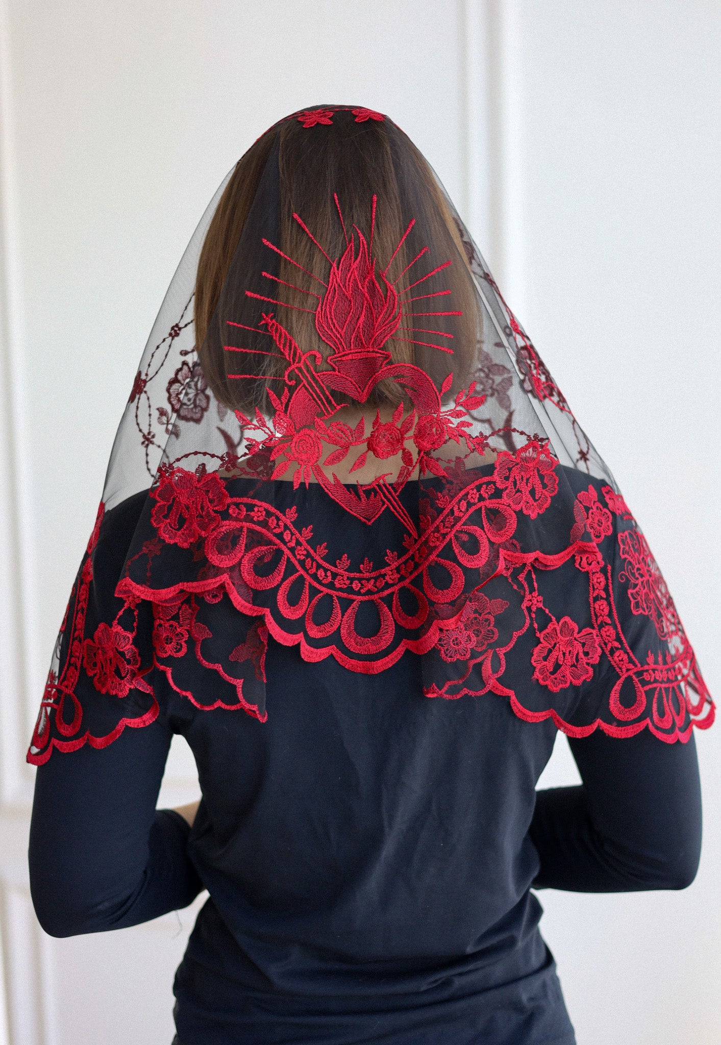 SHORT BURGUNDY VEIL - MariaVeils