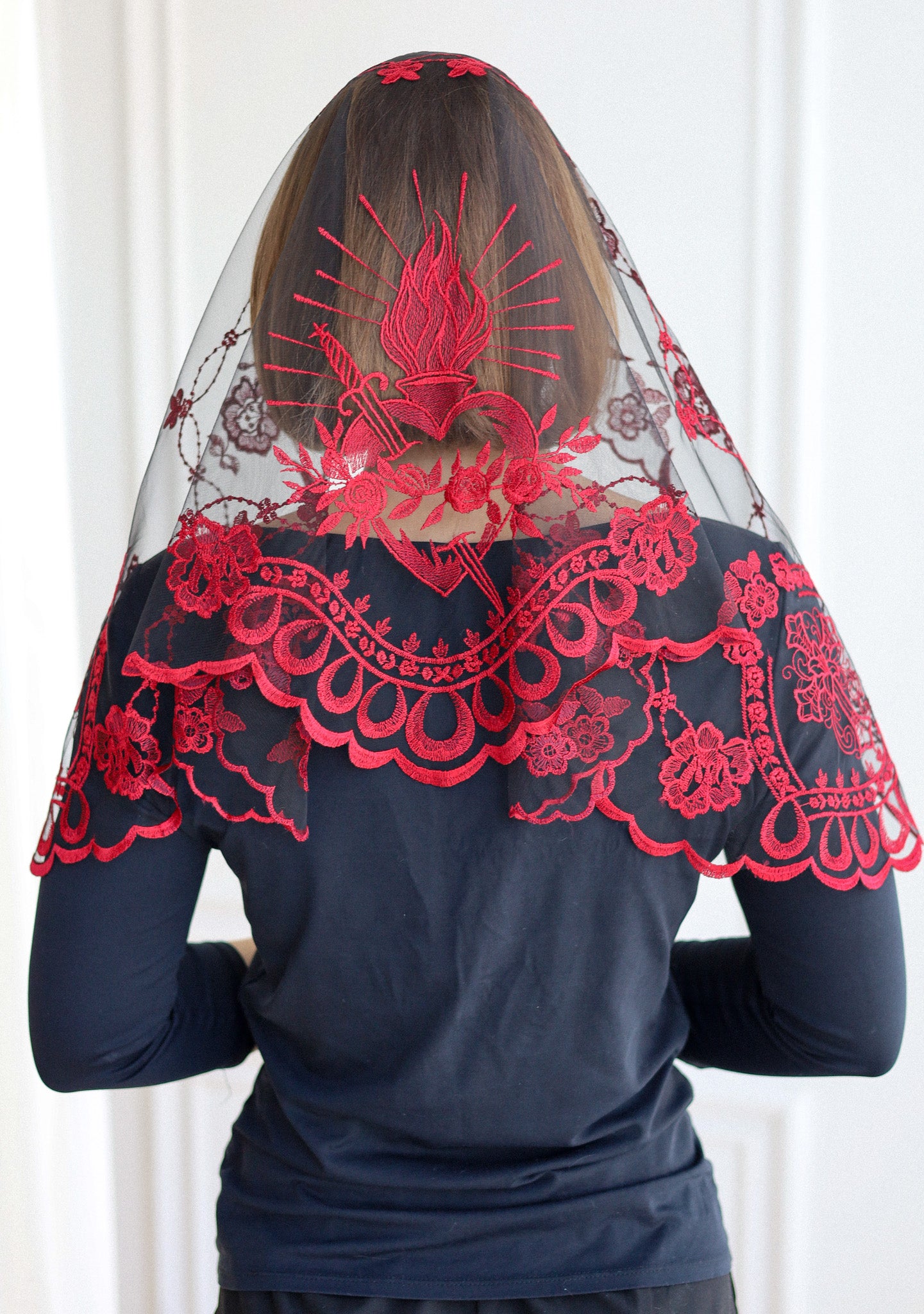 SHORT BURGUNDY VEIL - MariaVeils
