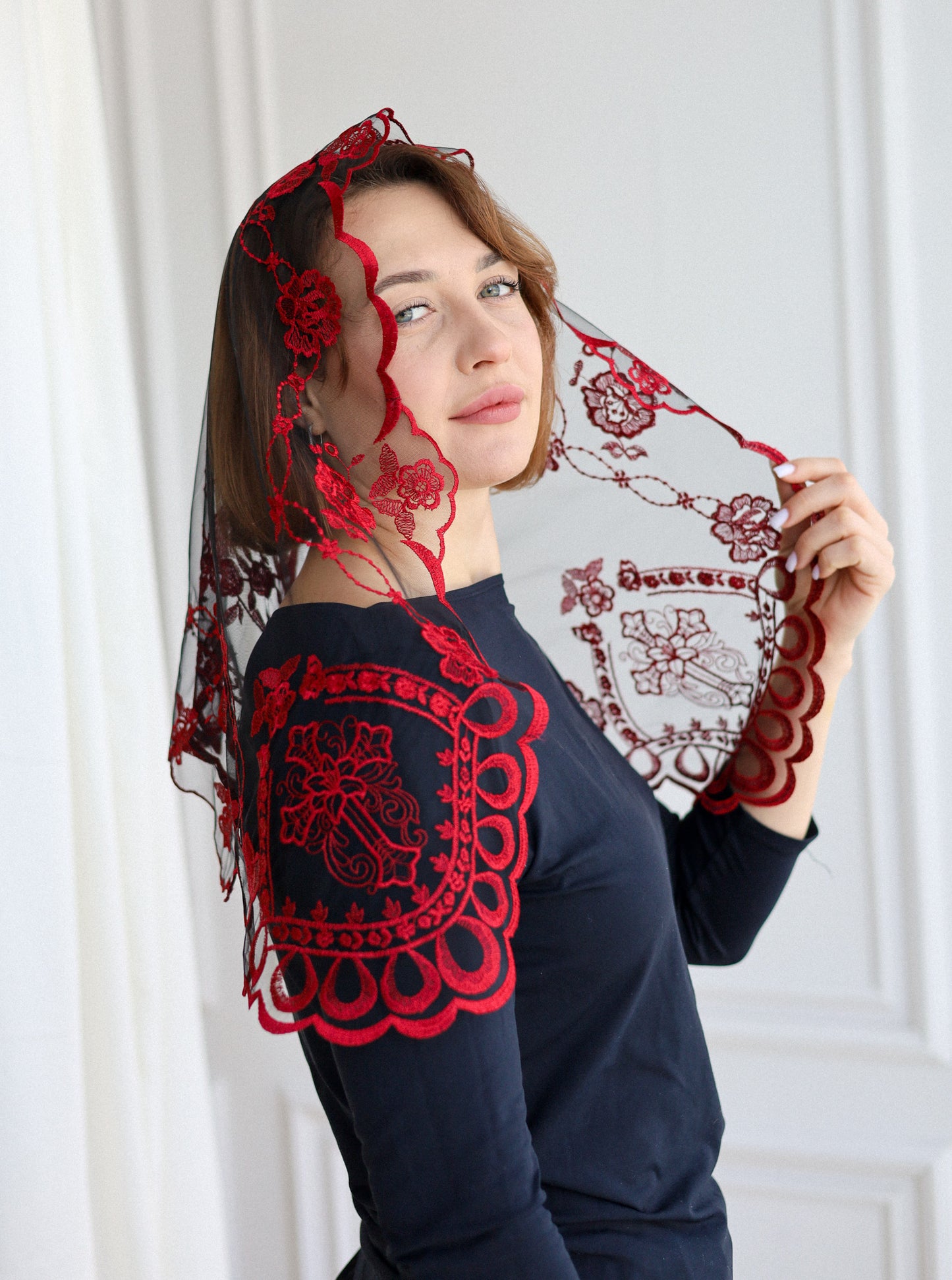 SHORT BURGUNDY VEIL - MariaVeils