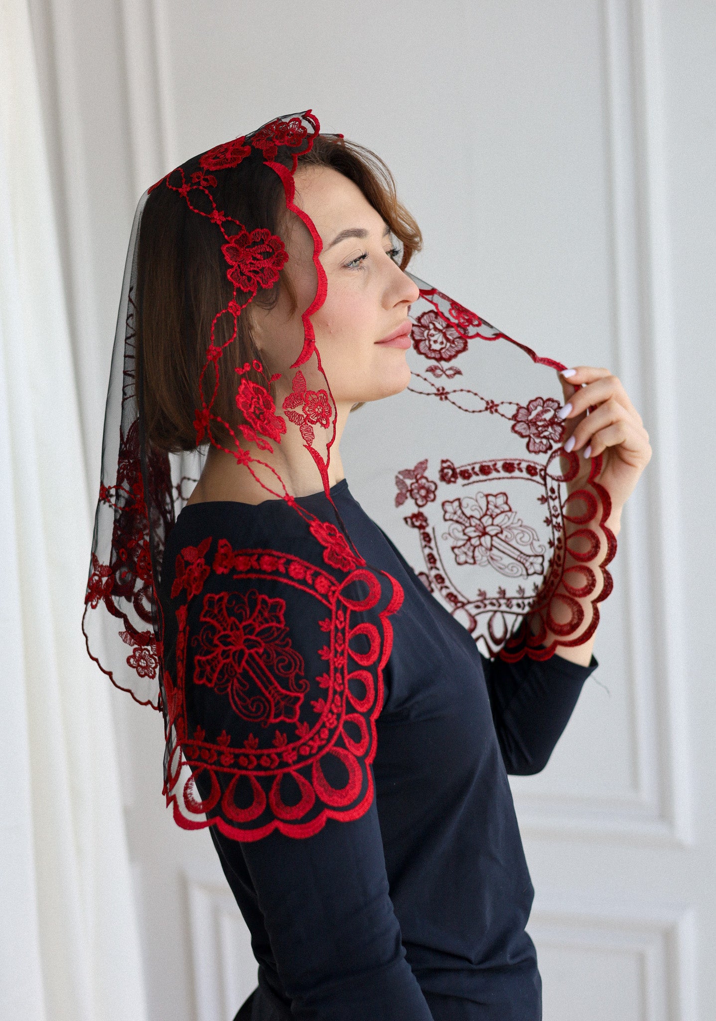 SHORT BURGUNDY VEIL - MariaVeils