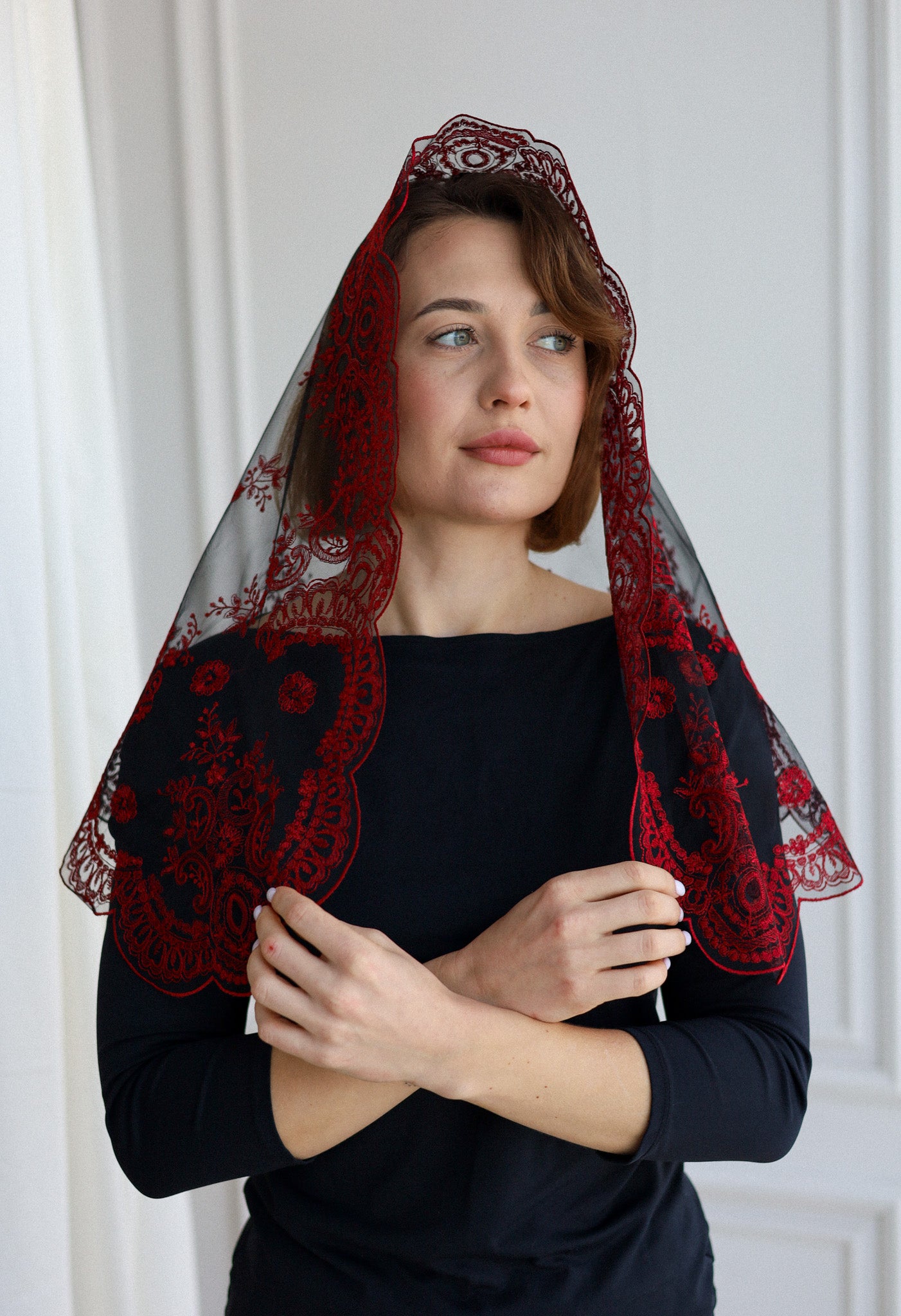 SHORT BURGUNDY VEIL - MariaVeils
