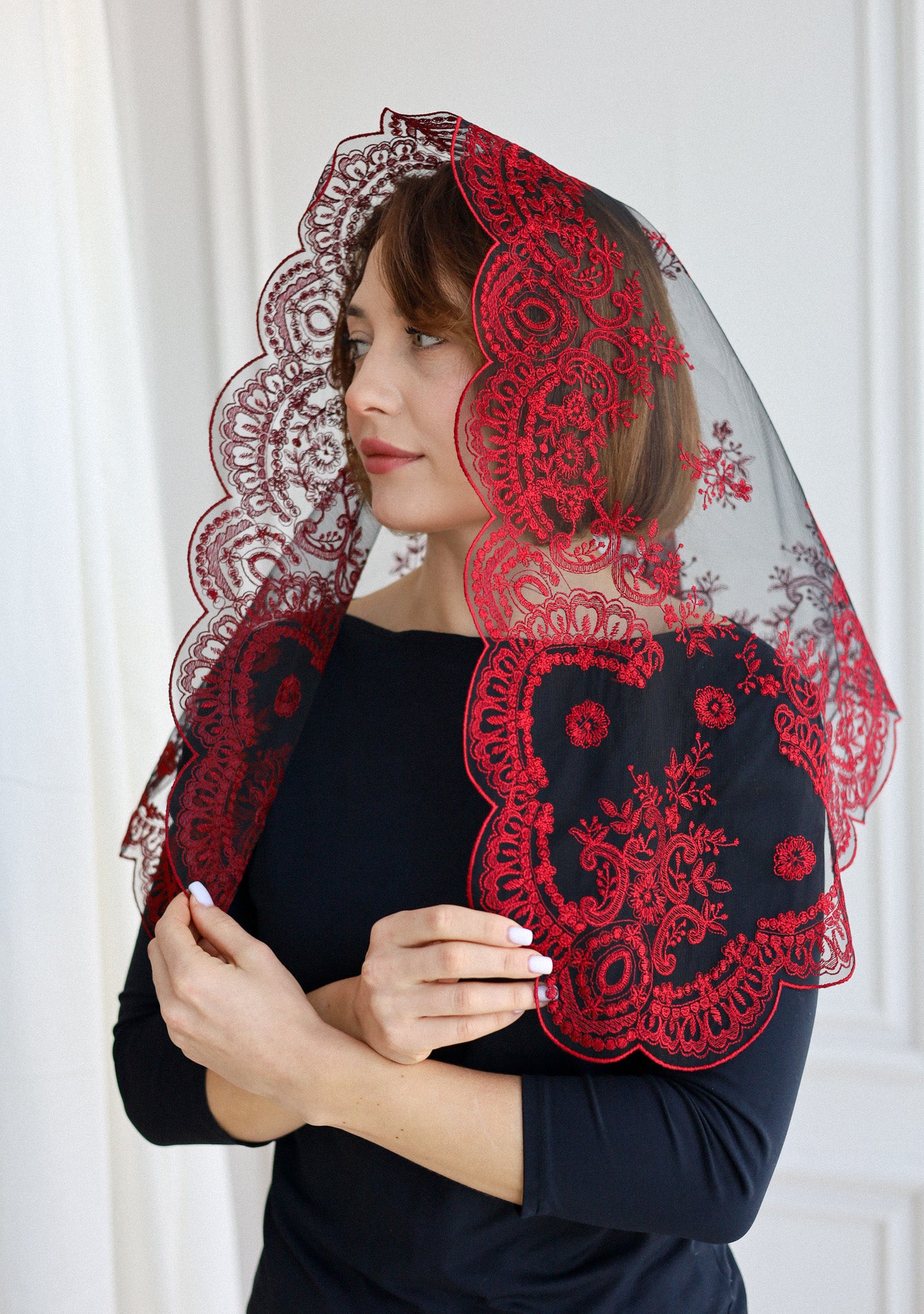 SHORT BURGUNDY VEIL - MariaVeils