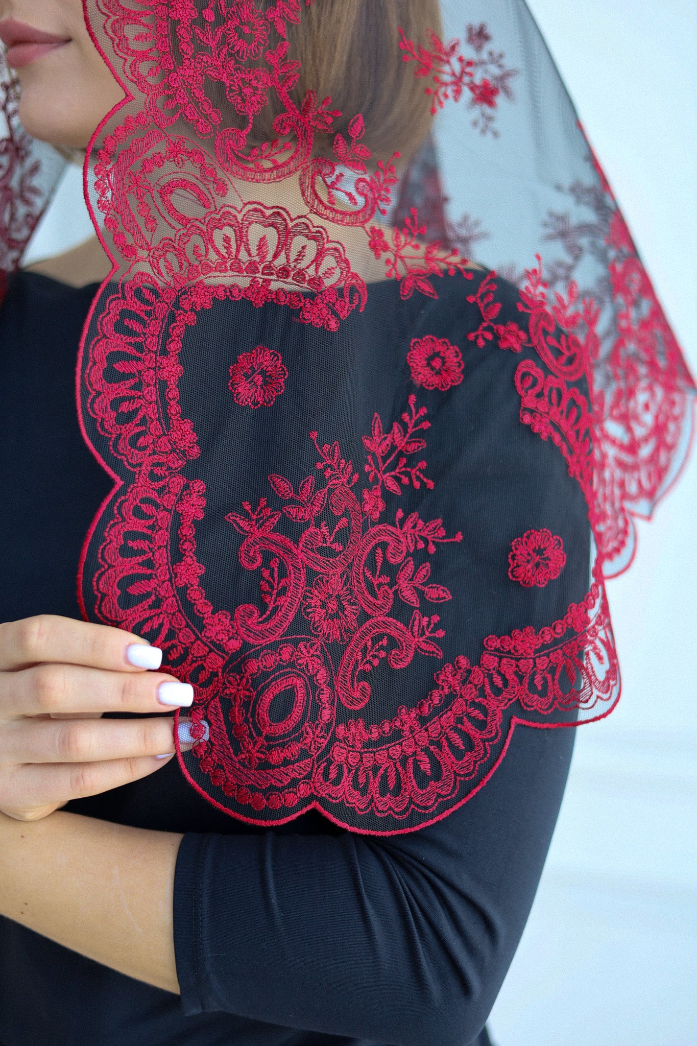 SHORT BURGUNDY VEIL - MariaVeils