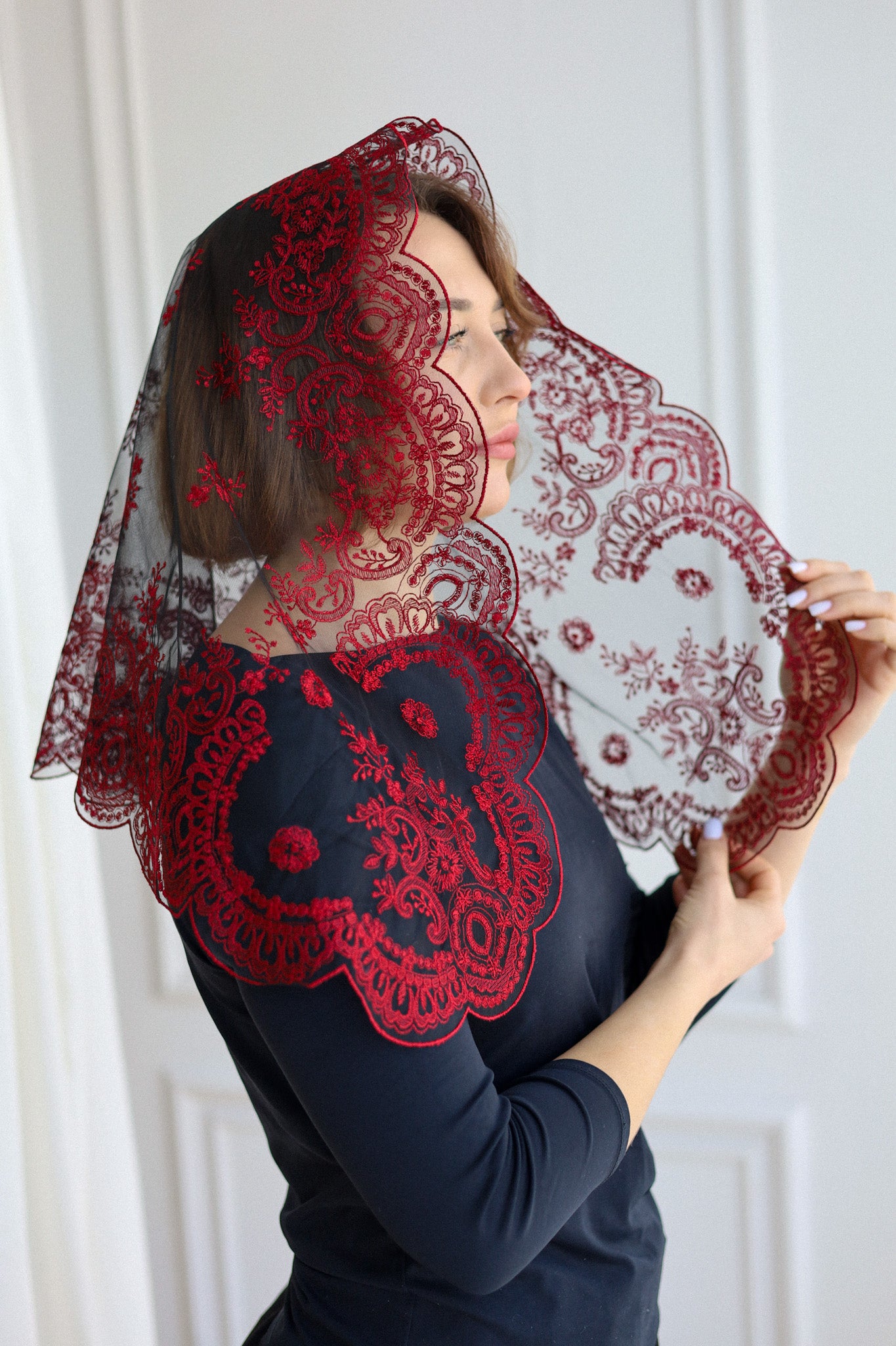 SHORT BURGUNDY VEIL - MariaVeils