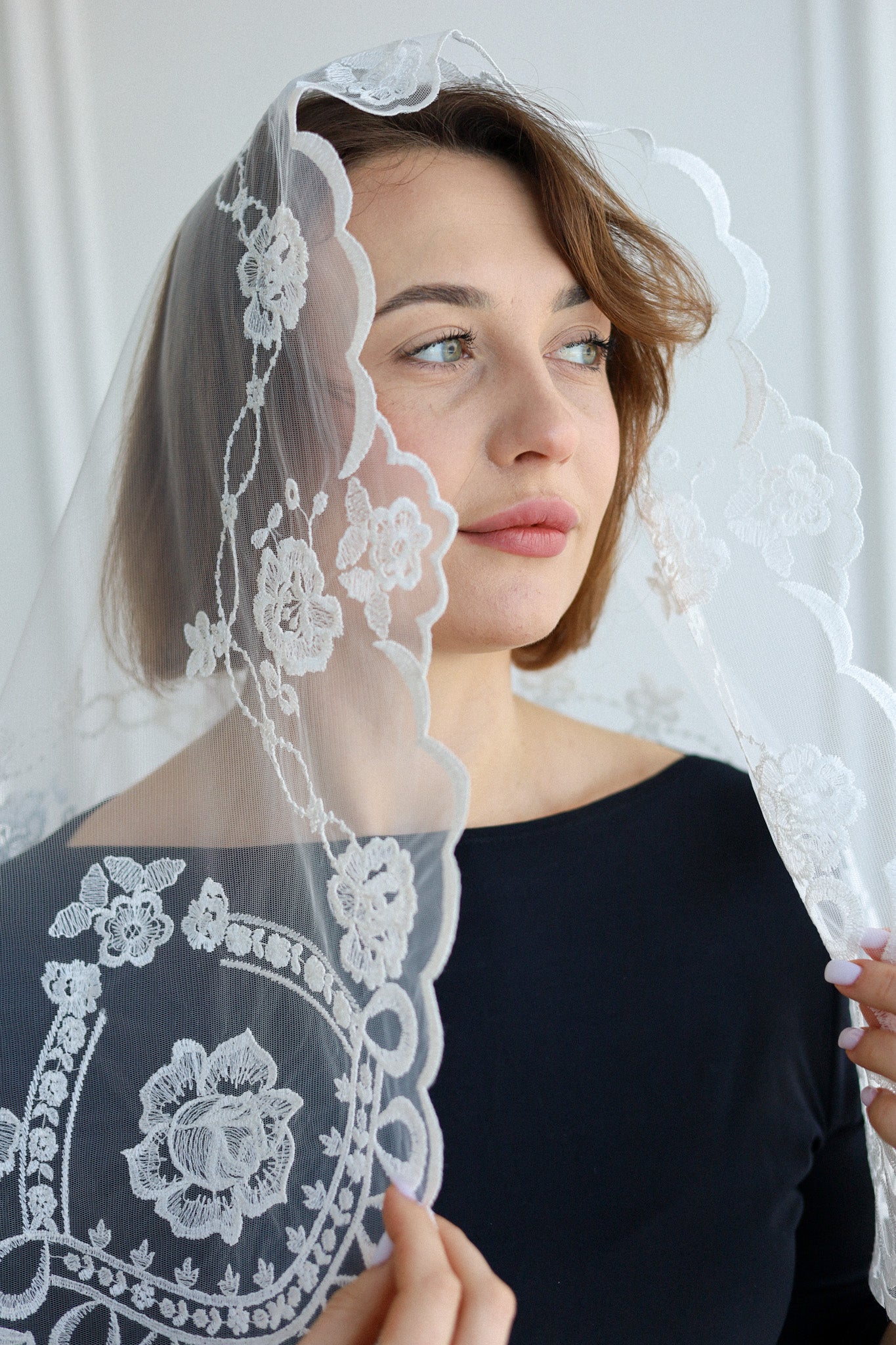 SHORT WHITE VEIL - MariaVeils