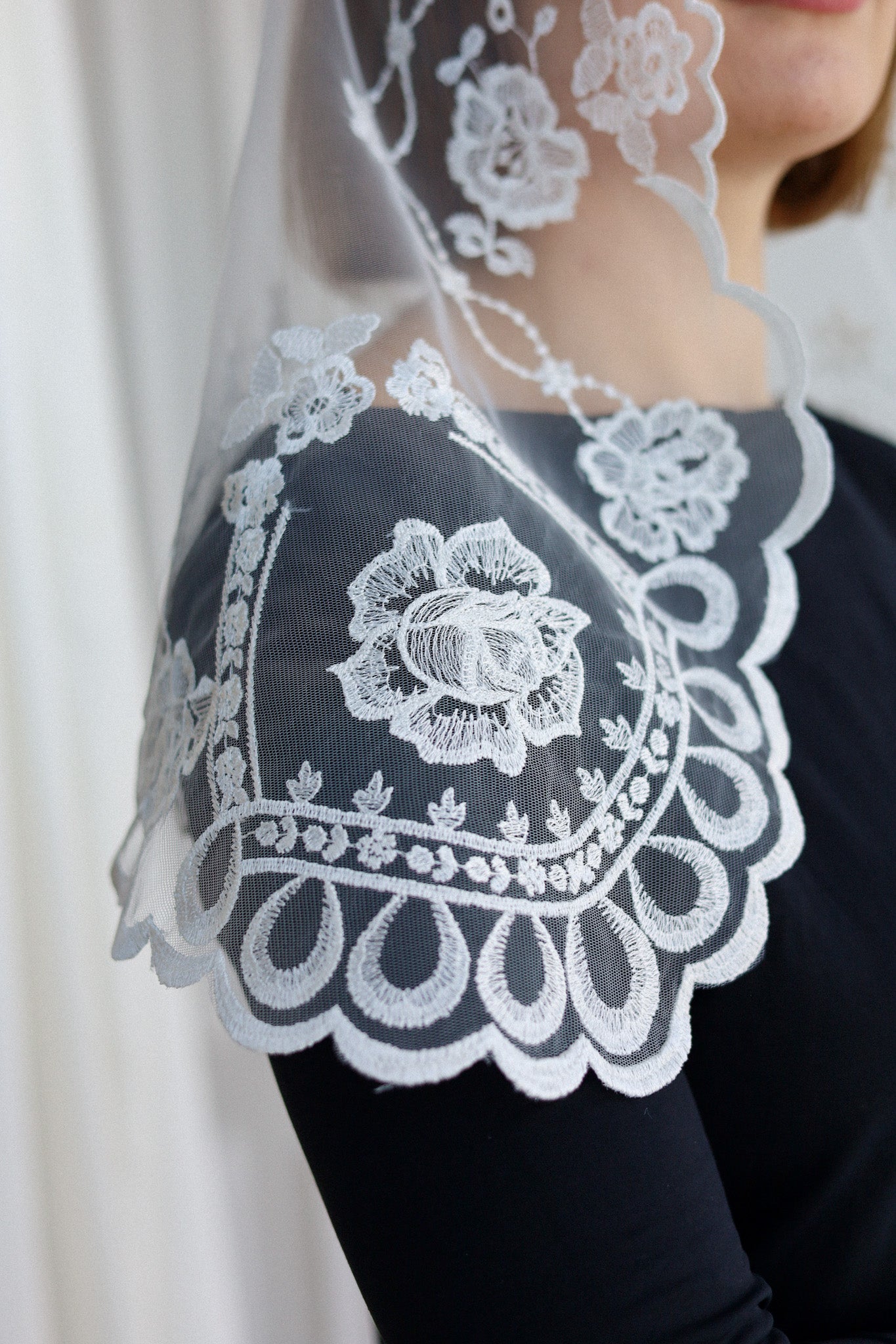 SHORT WHITE VEIL - MariaVeils
