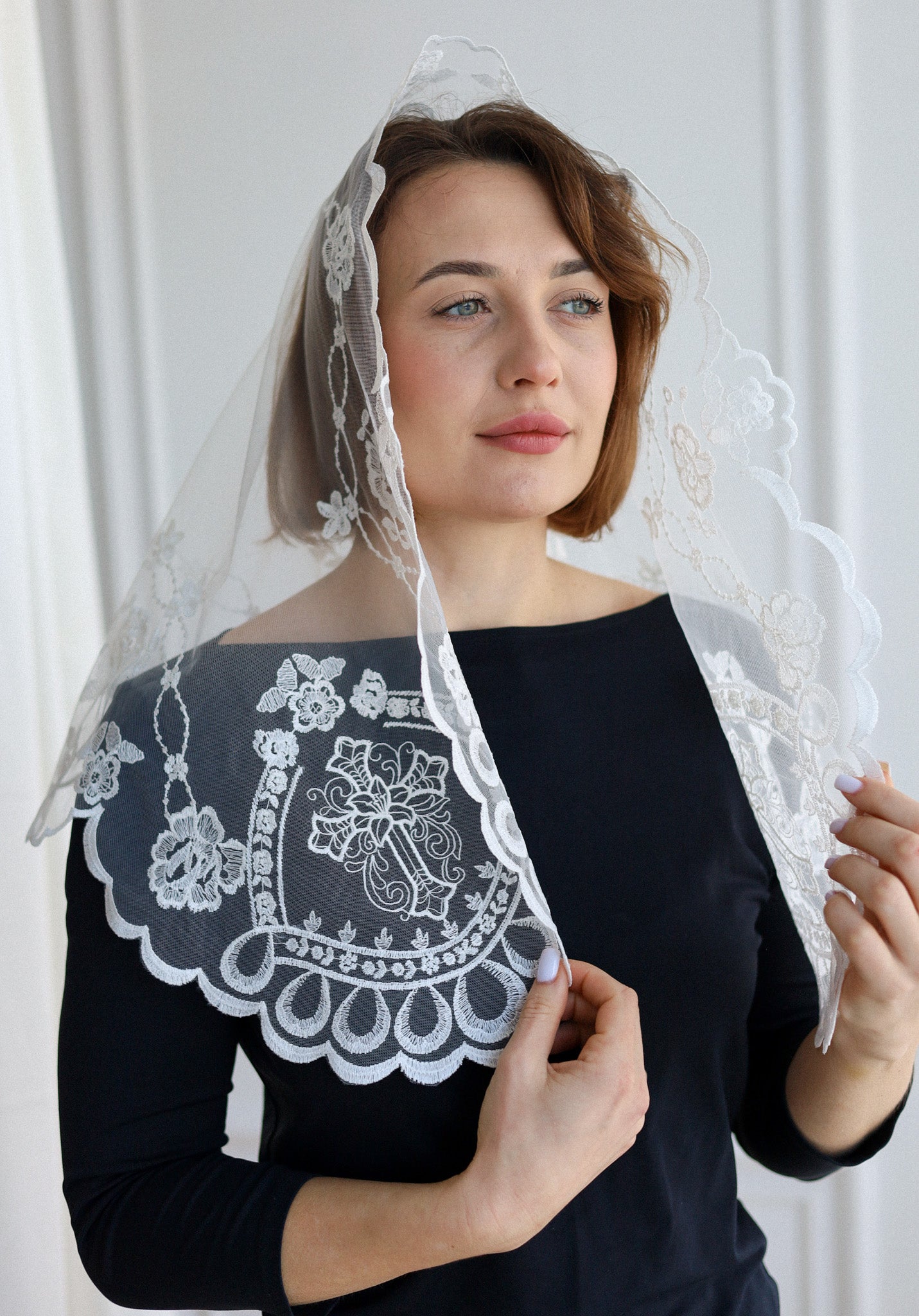 SHORT WHITE VEIL - MariaVeils