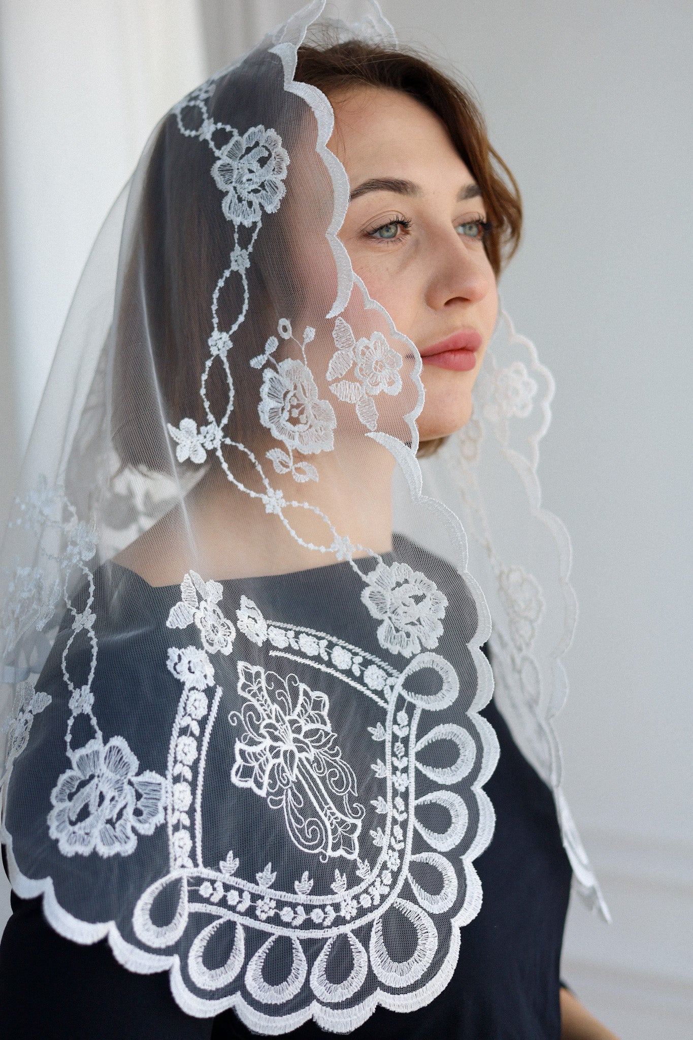 SHORT WHITE VEIL - MariaVeils