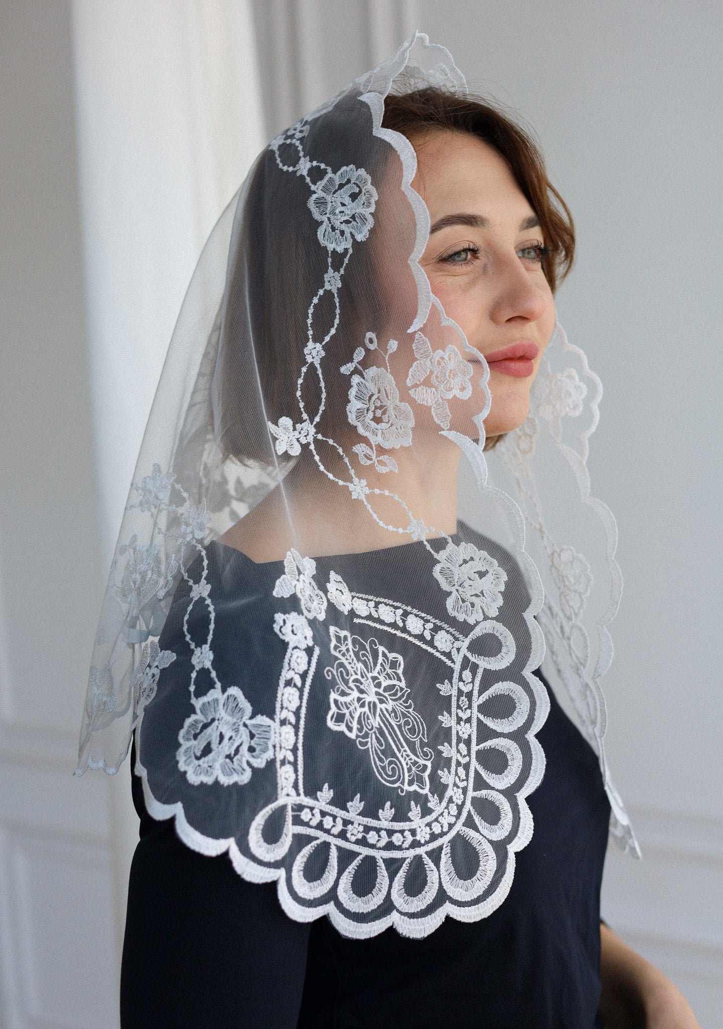 SHORT WHITE VEIL - MariaVeils