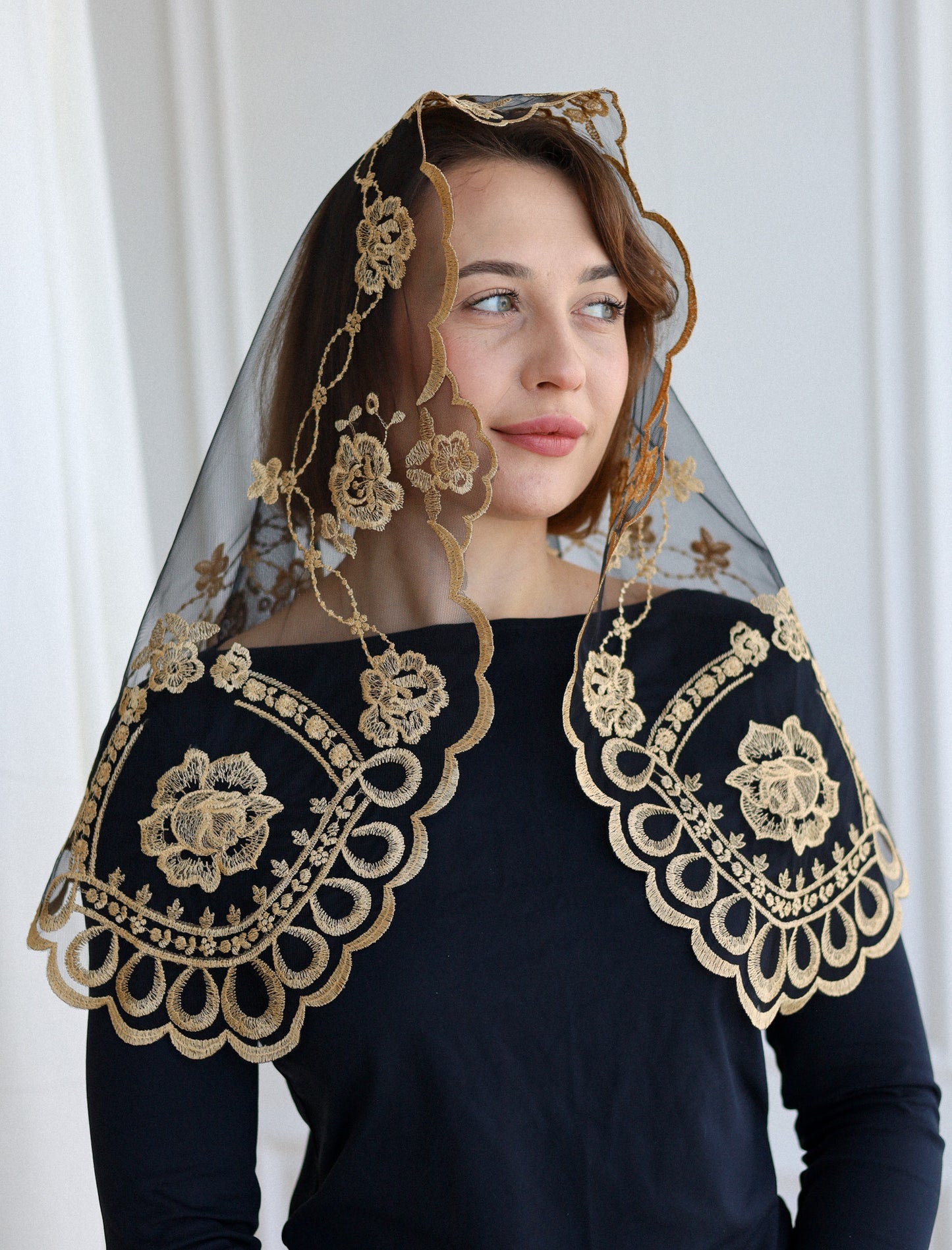 SHORT GOLD VEIL - MariaVeils