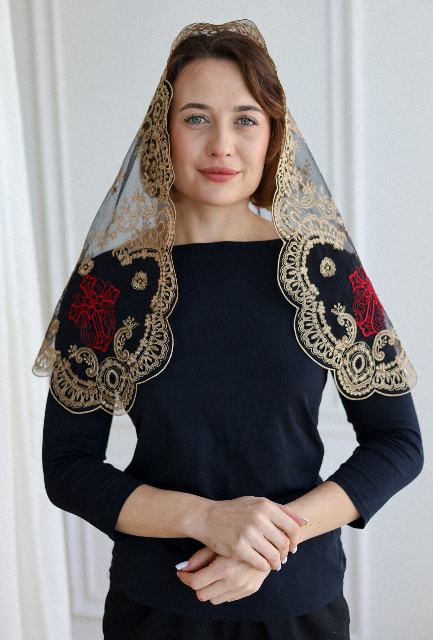 SHORT GOLD & BURGUDNY VEIL - MariaVeils