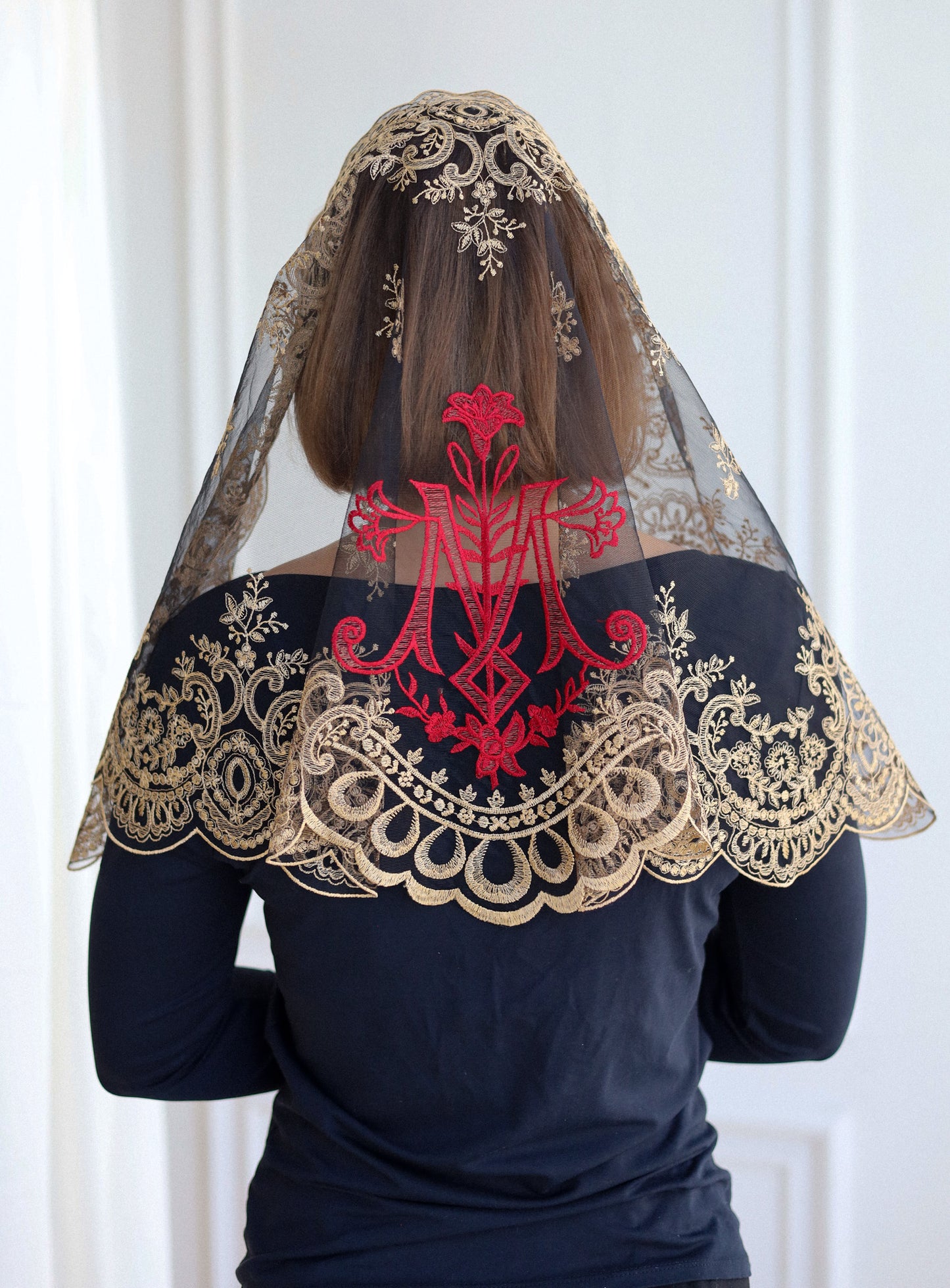 SHORT GOLD & BURGUDNY VEIL - MariaVeils