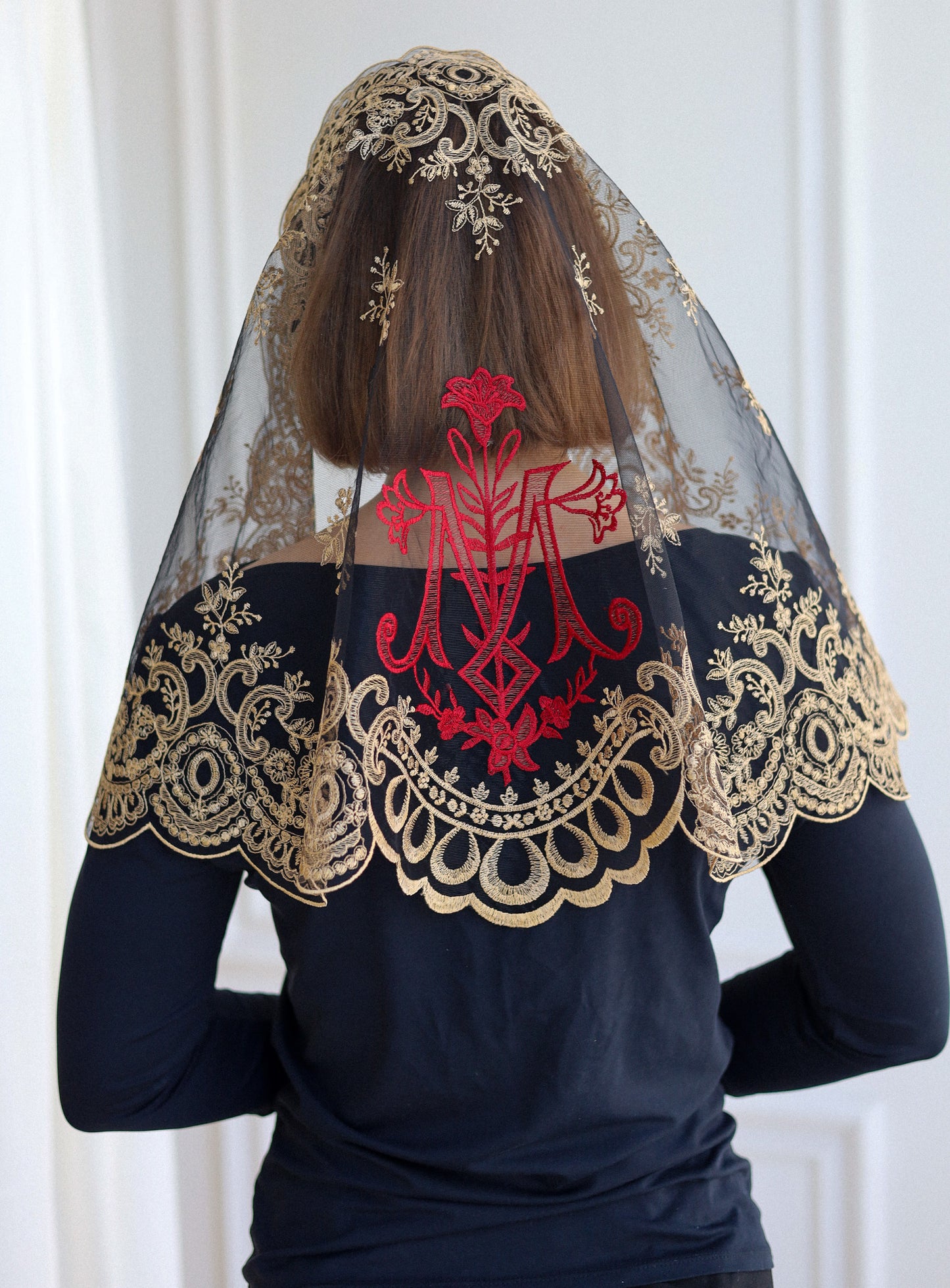SHORT GOLD & BURGUDNY VEIL - MariaVeils