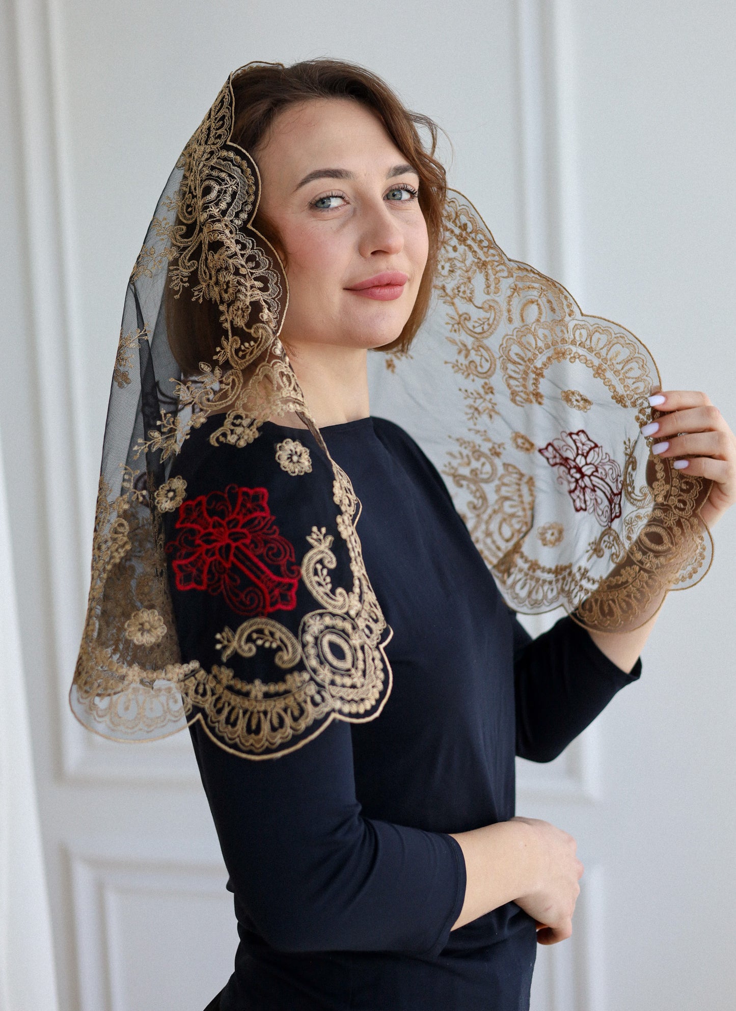 SHORT GOLD & BURGUDNY VEIL - MariaVeils