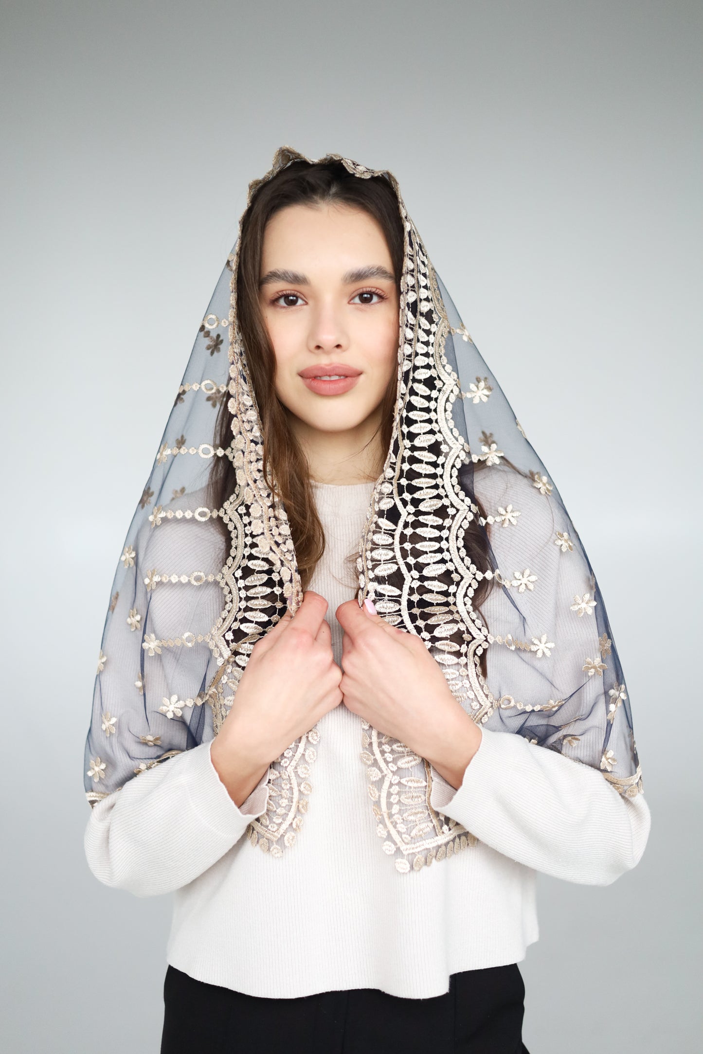 GOLD & BLUE VEIL