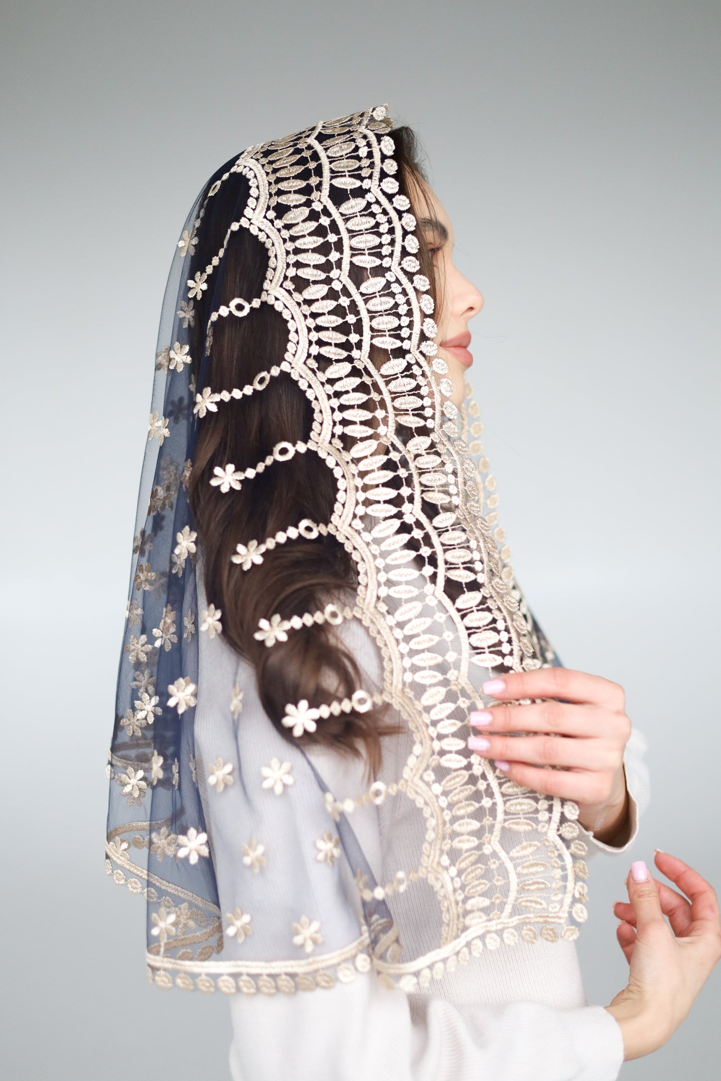 GOLD & BLUE VEIL