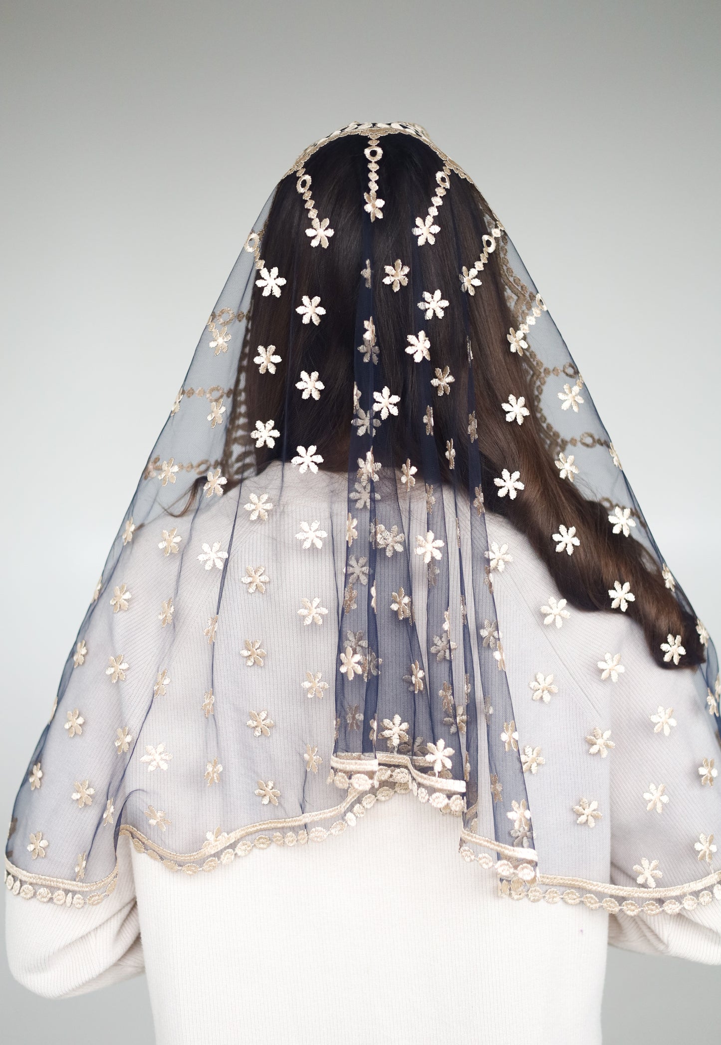 GOLD & BLUE VEIL