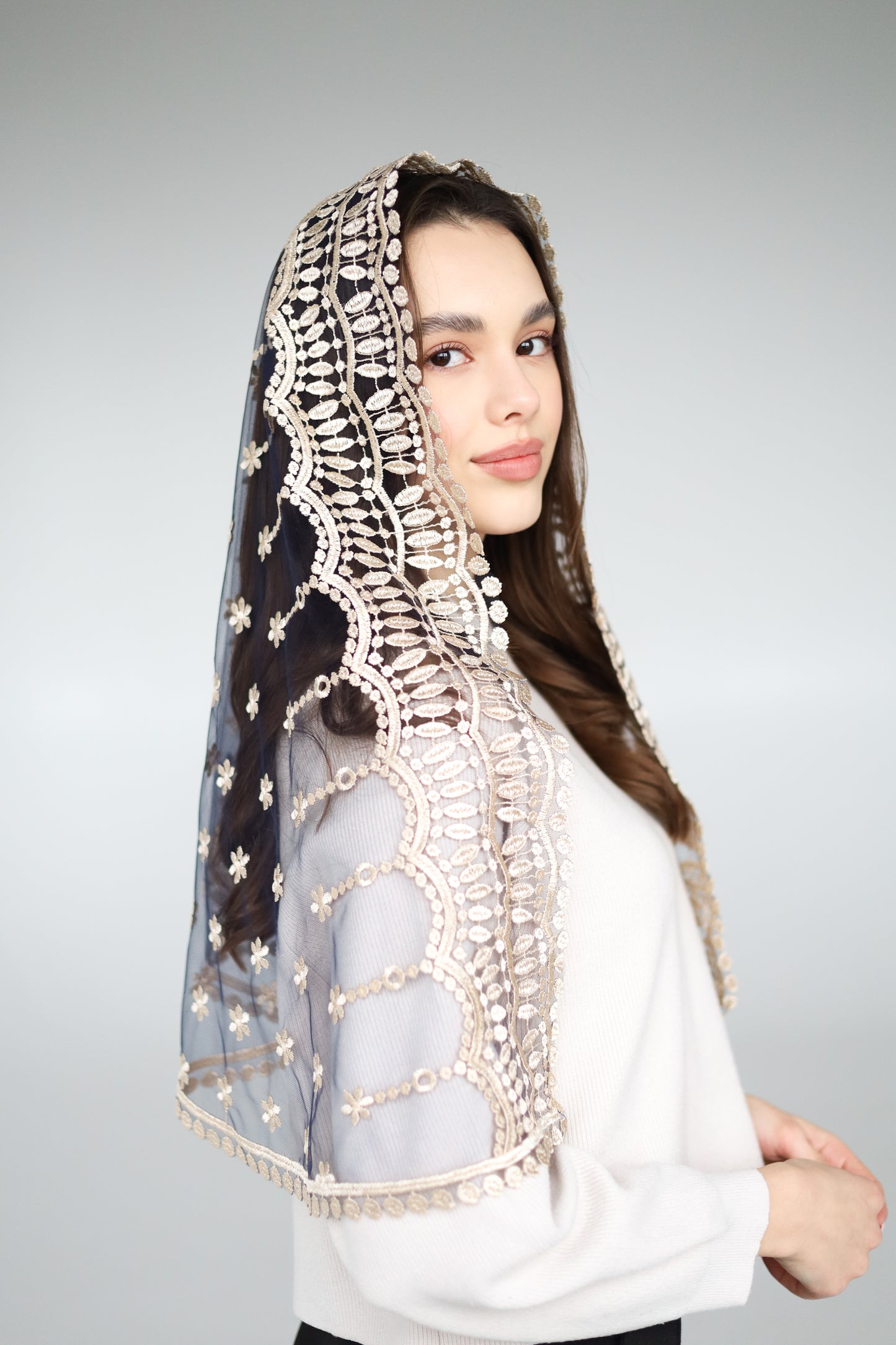 GOLD & BLUE VEIL